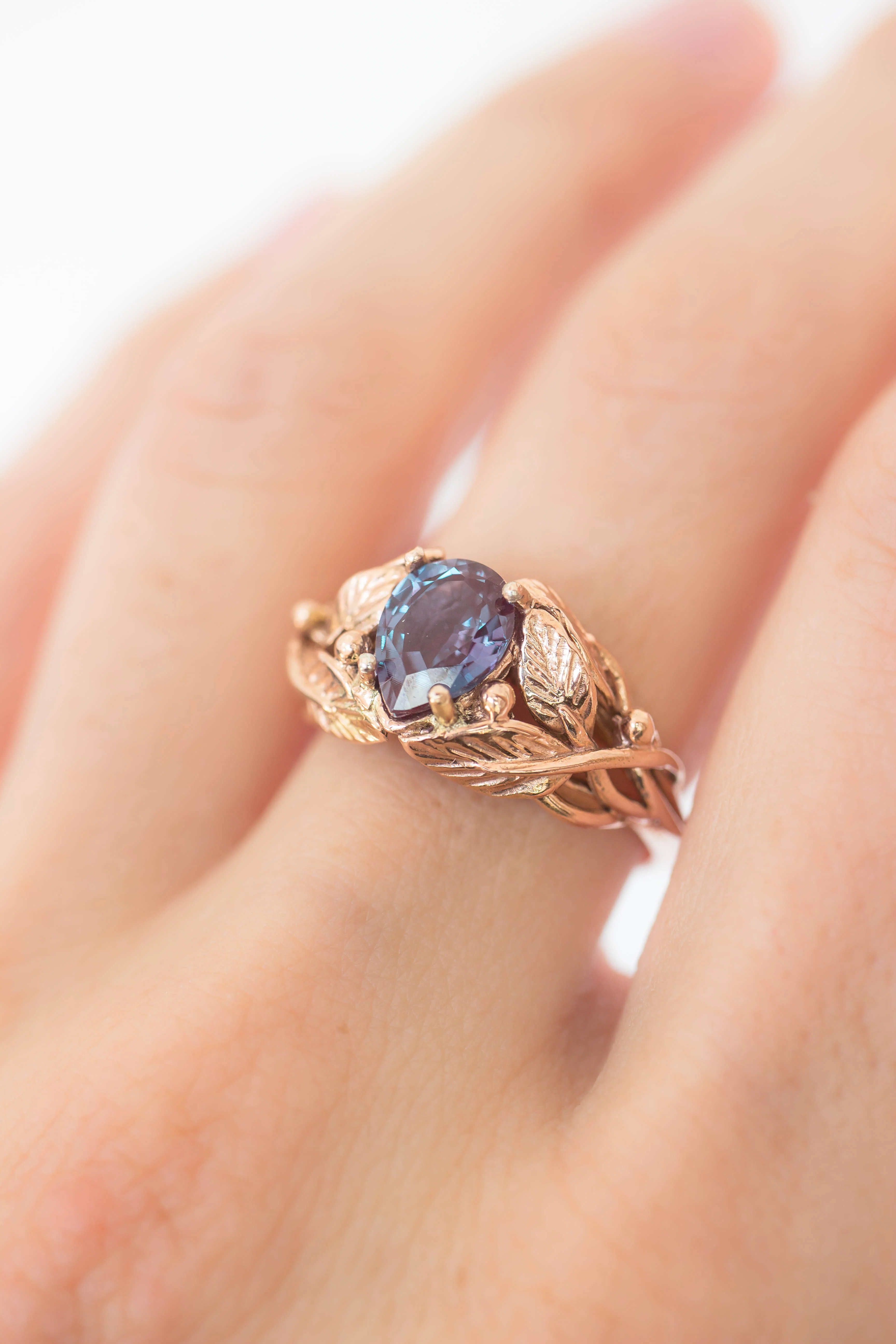 Pear cut Alexandrite engagement ring, leaves ring / Viola - Image 5