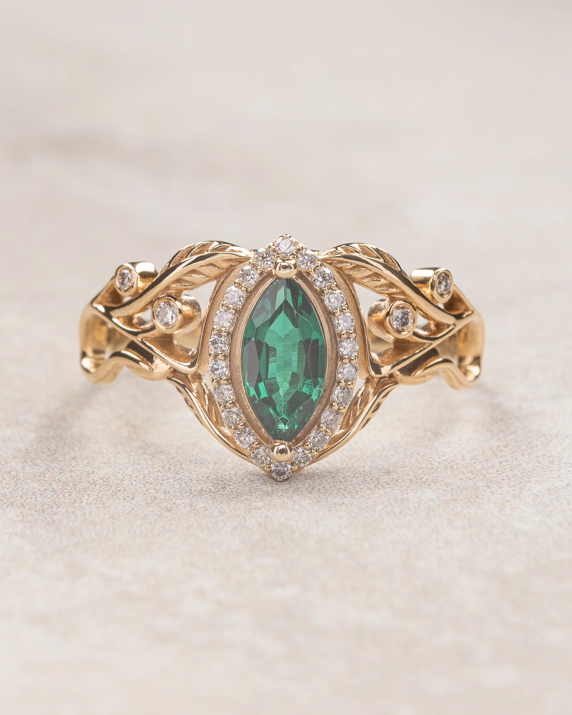Bridal ring set with lab emerald and diamond halo / Callisto - Image 3