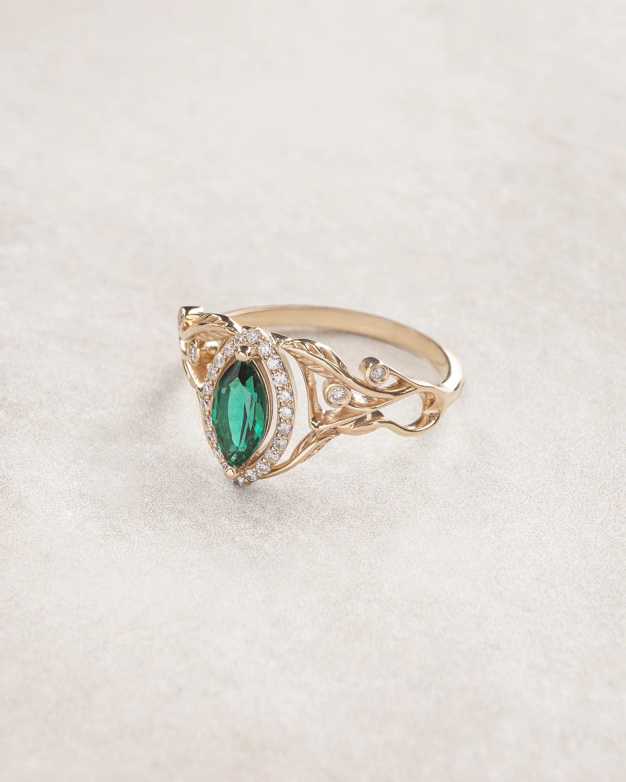 Bridal ring set with lab emerald and diamond halo / Callisto - Image 4