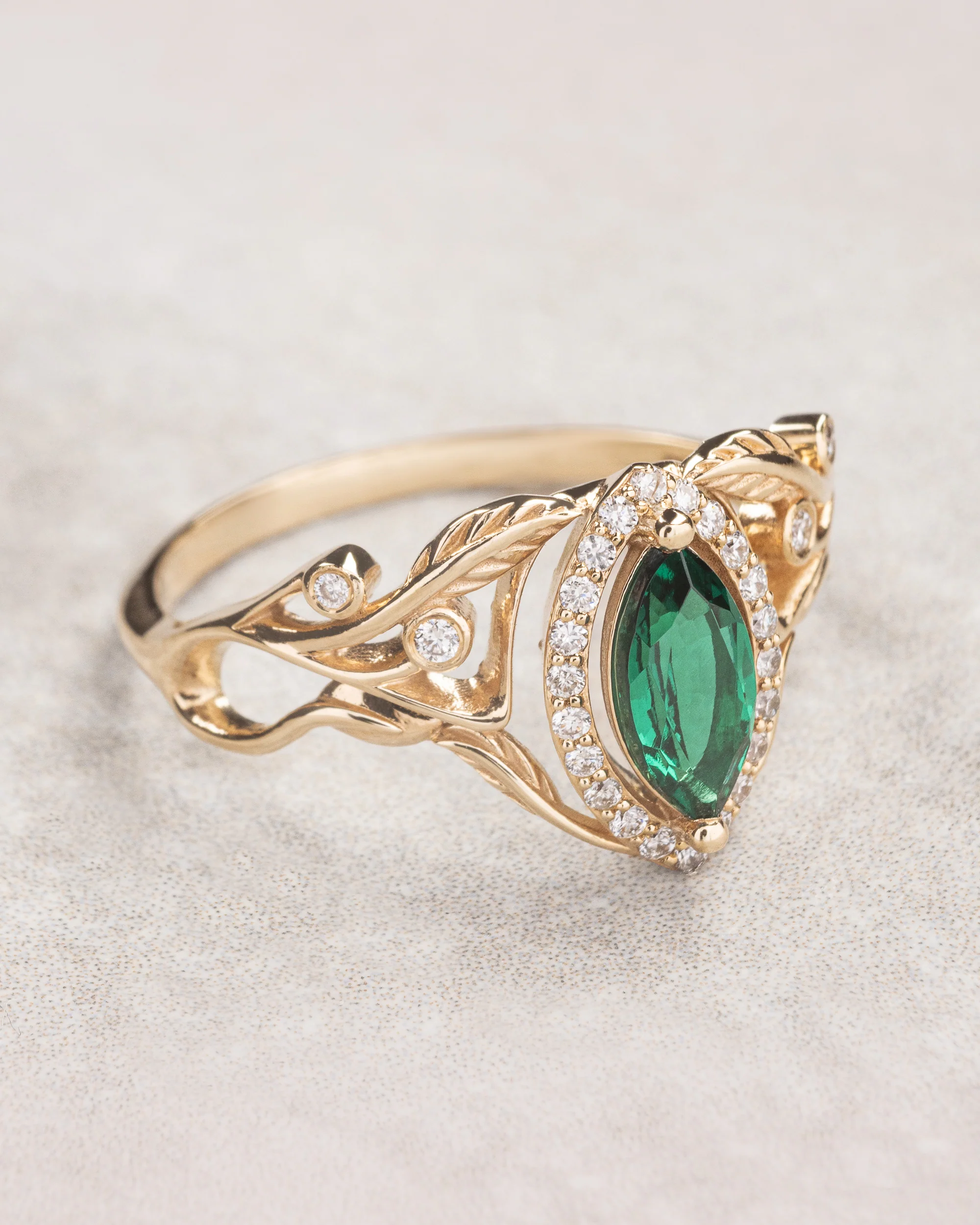 Bridal ring set with lab emerald and diamond halo / Callisto - Image 5