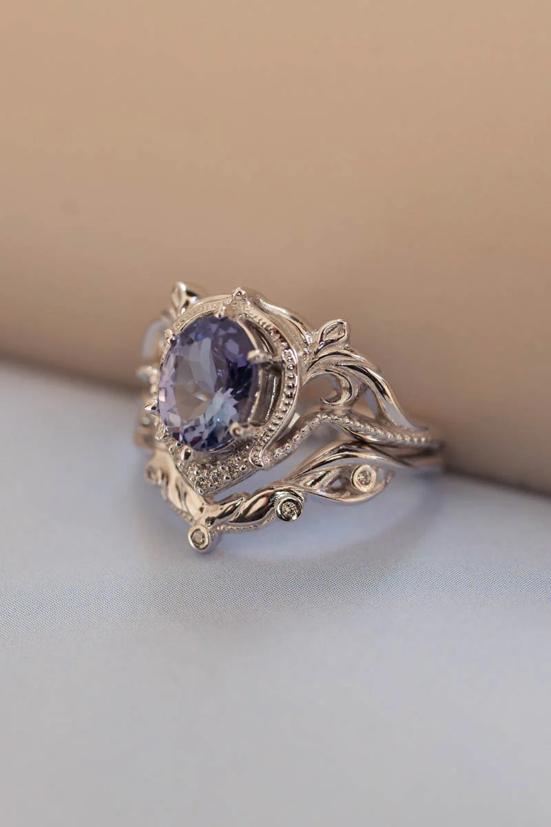 Bridal ring set with lavender tanzanite & diamonds / Lida oval - Image 7