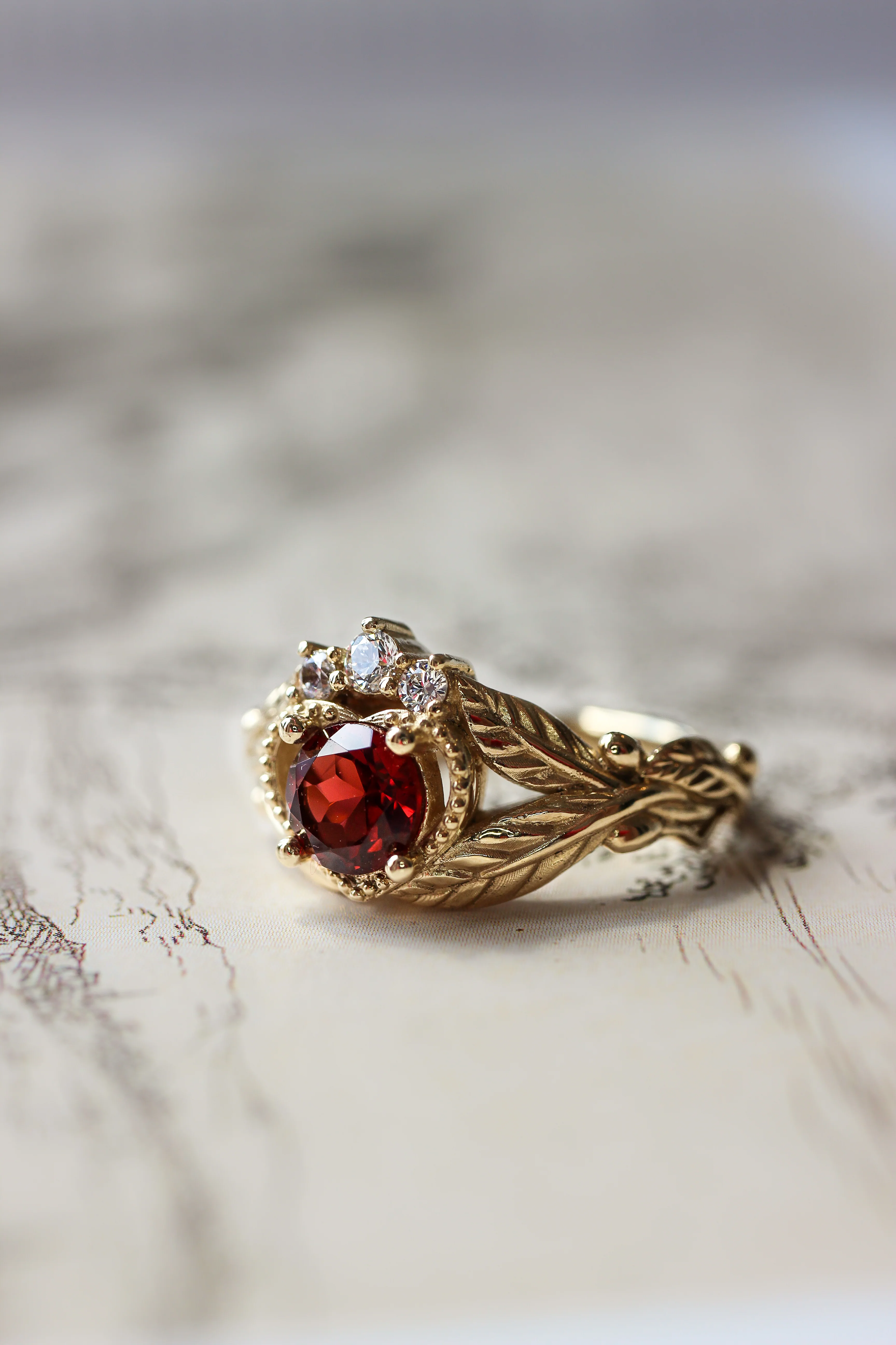 Claddagh | custom ring setting, 5 mm central gemstone - Image 6