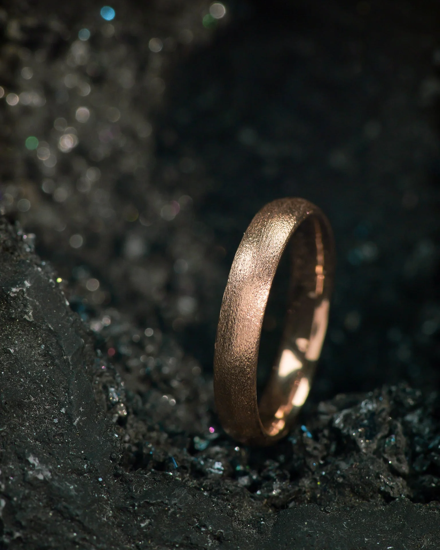 Classic gold wedding band, comfort fit ring, 4 mm width - Image 10