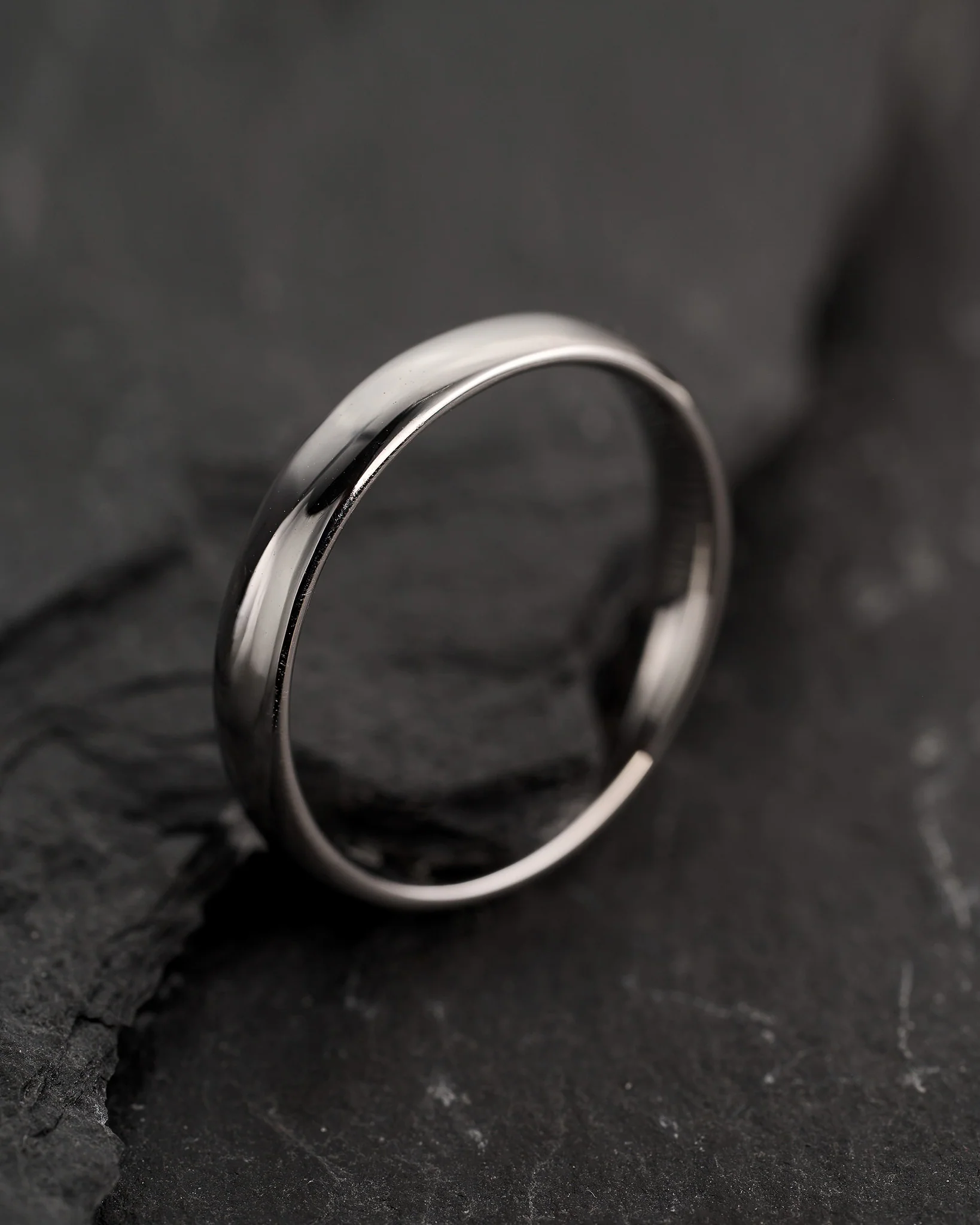 Classic gold wedding band, comfort fit ring, 4 mm width - Image 4