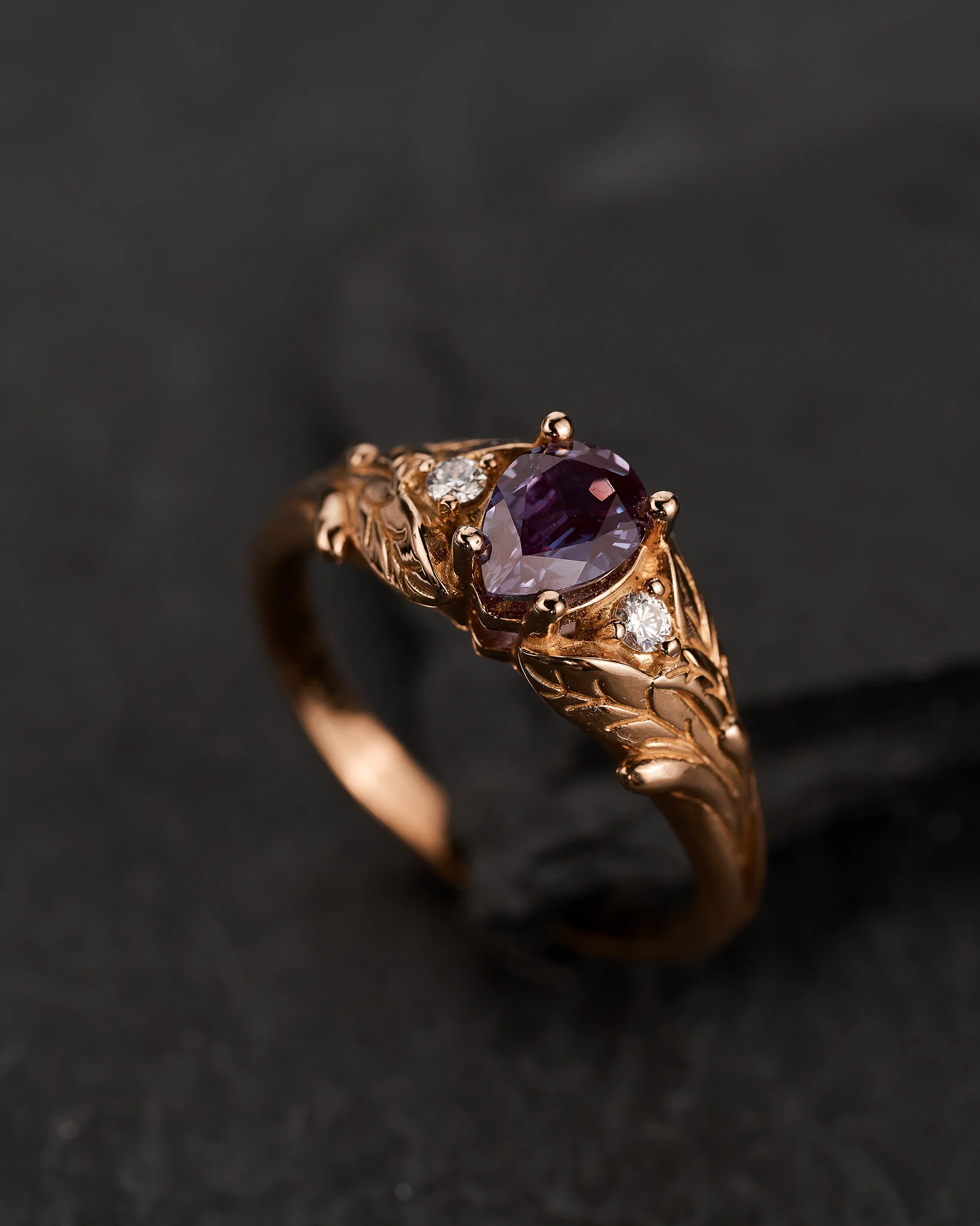 Colour change alexandrite ring with diamonds / Wisteria - Image 3