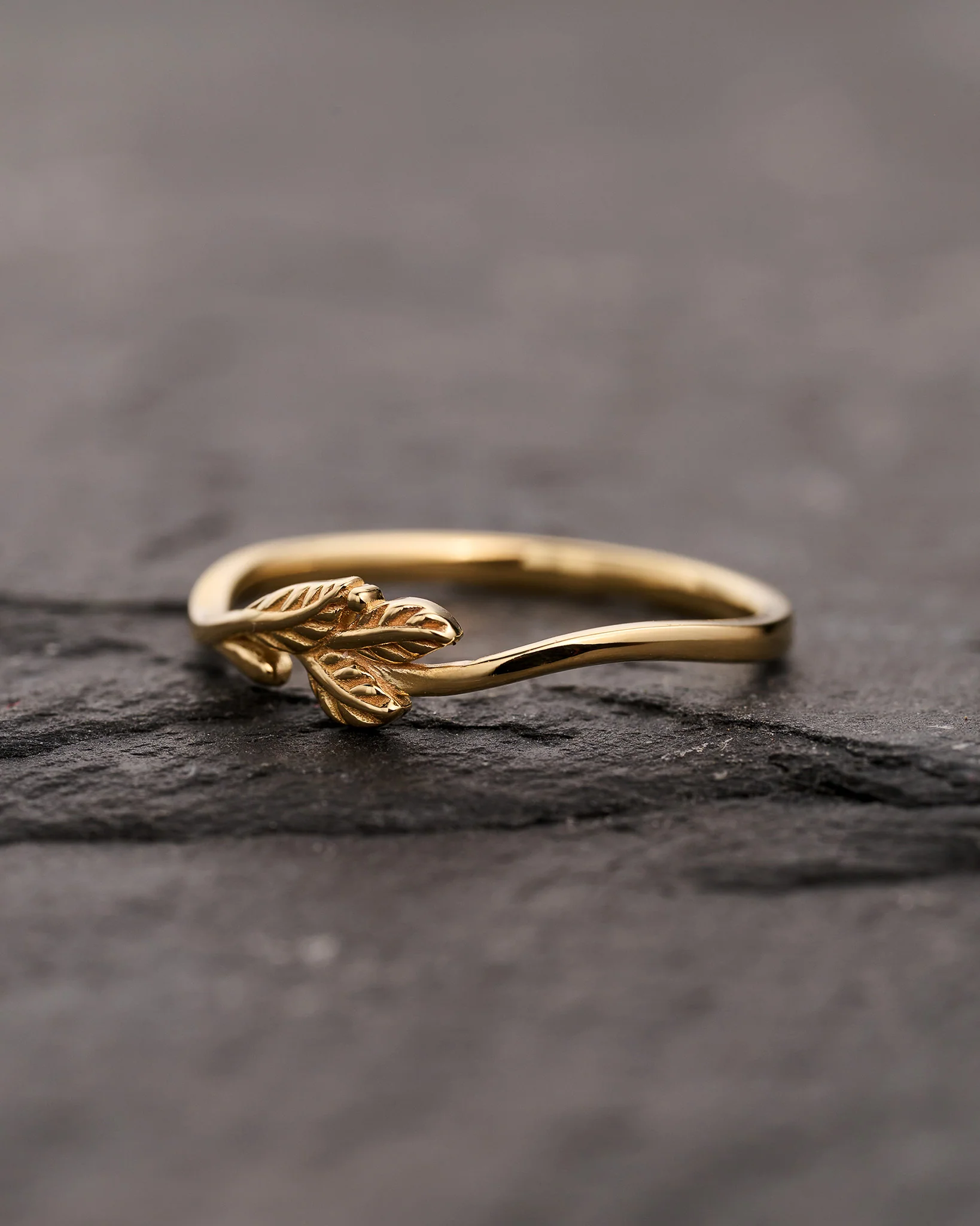 Dainty twig wedding band, solid gold ring - Image 3