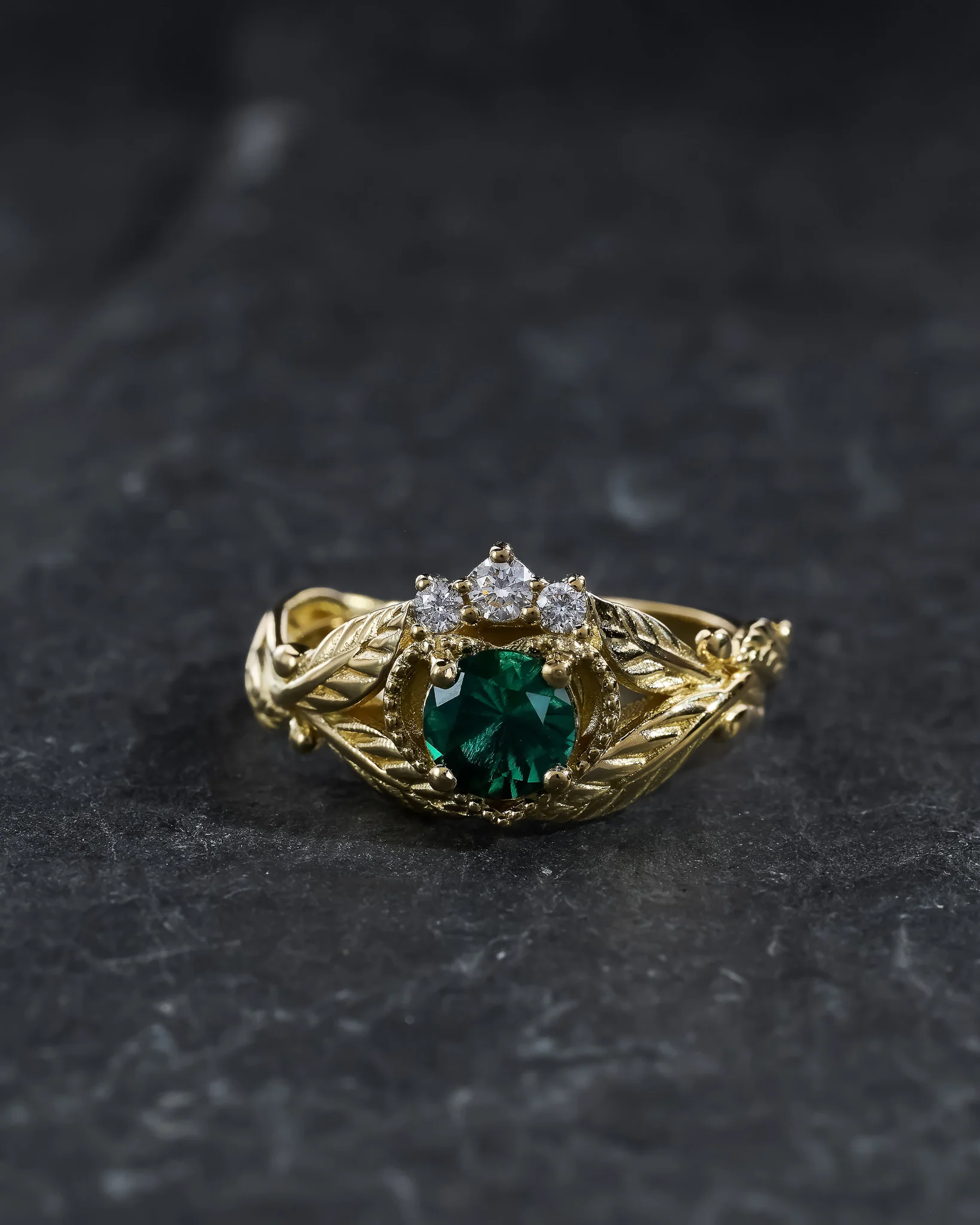 Deep green emerald and diamonds engagement ring / Claddagh - Image 3