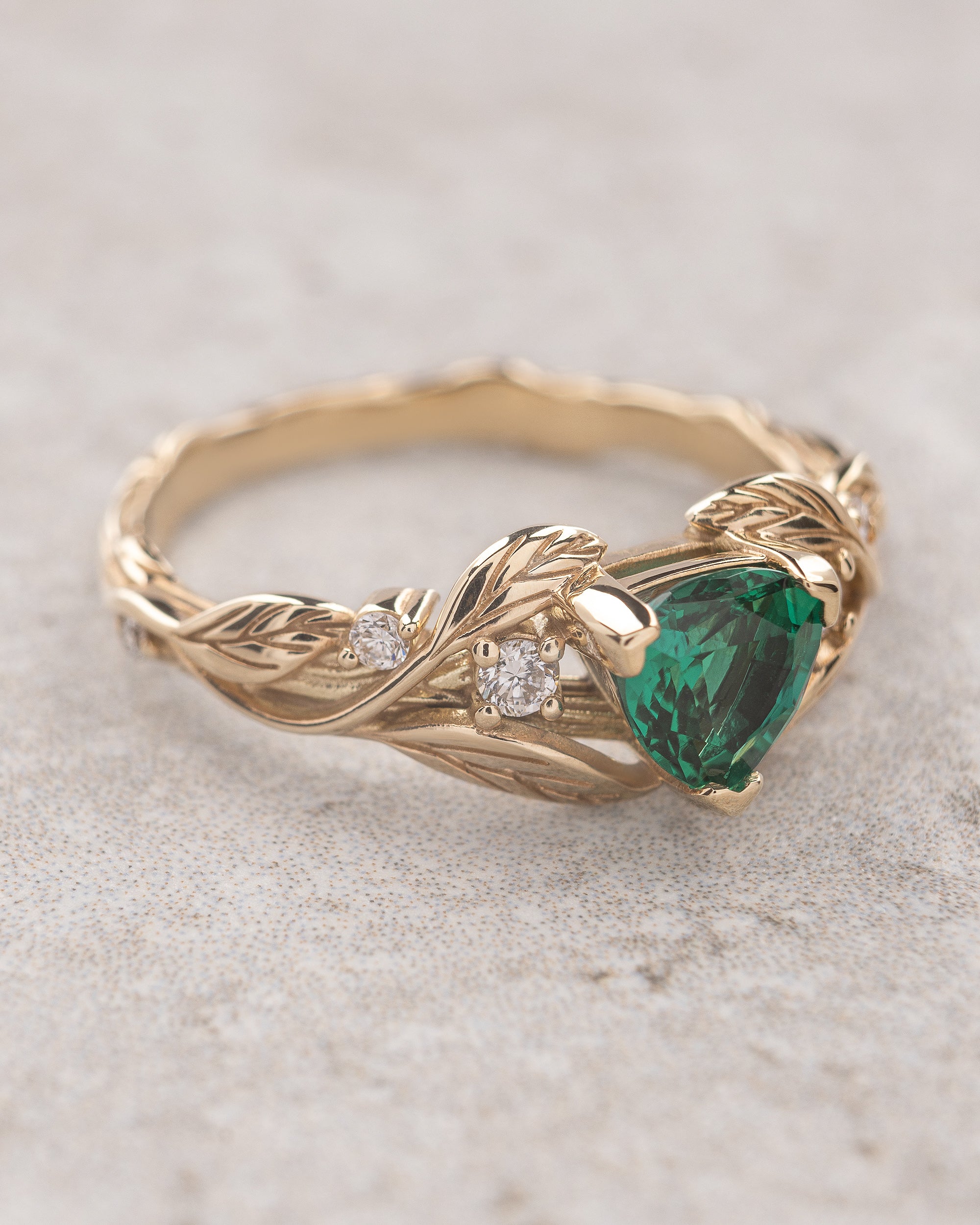Emerald trillion cut engagement ring, gold leaves and diamonds ring / Clematis - Image 3
