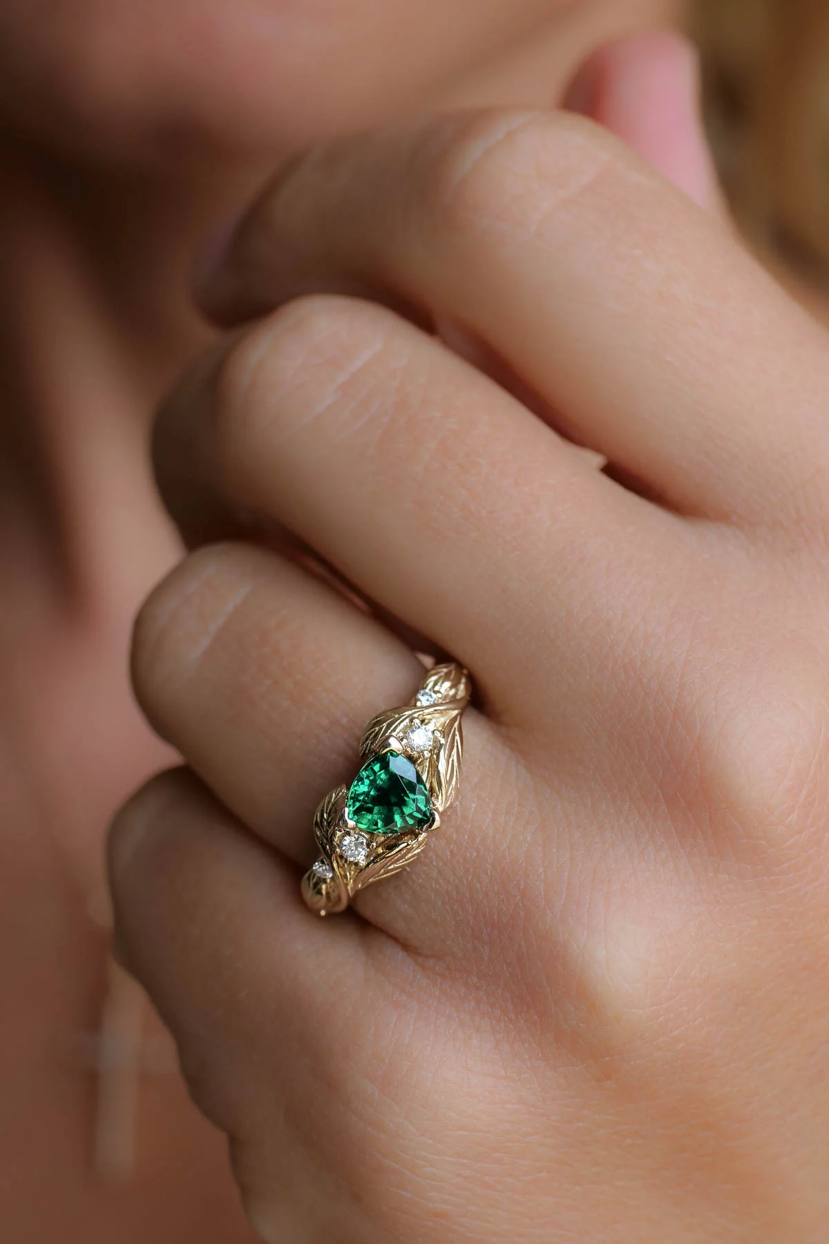 Emerald trillion cut engagement ring, gold leaves and diamonds ring / Clematis - Image 6