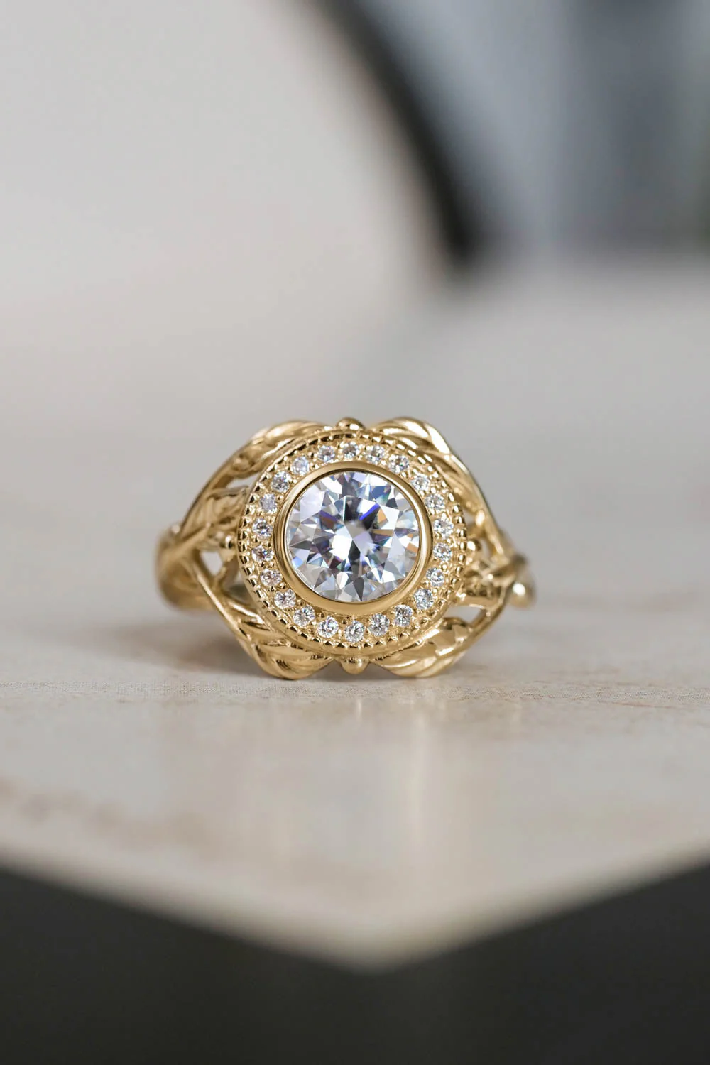 Lab grown diamond halo engagement ring, central diamond 6mm / Tilia - Image 3