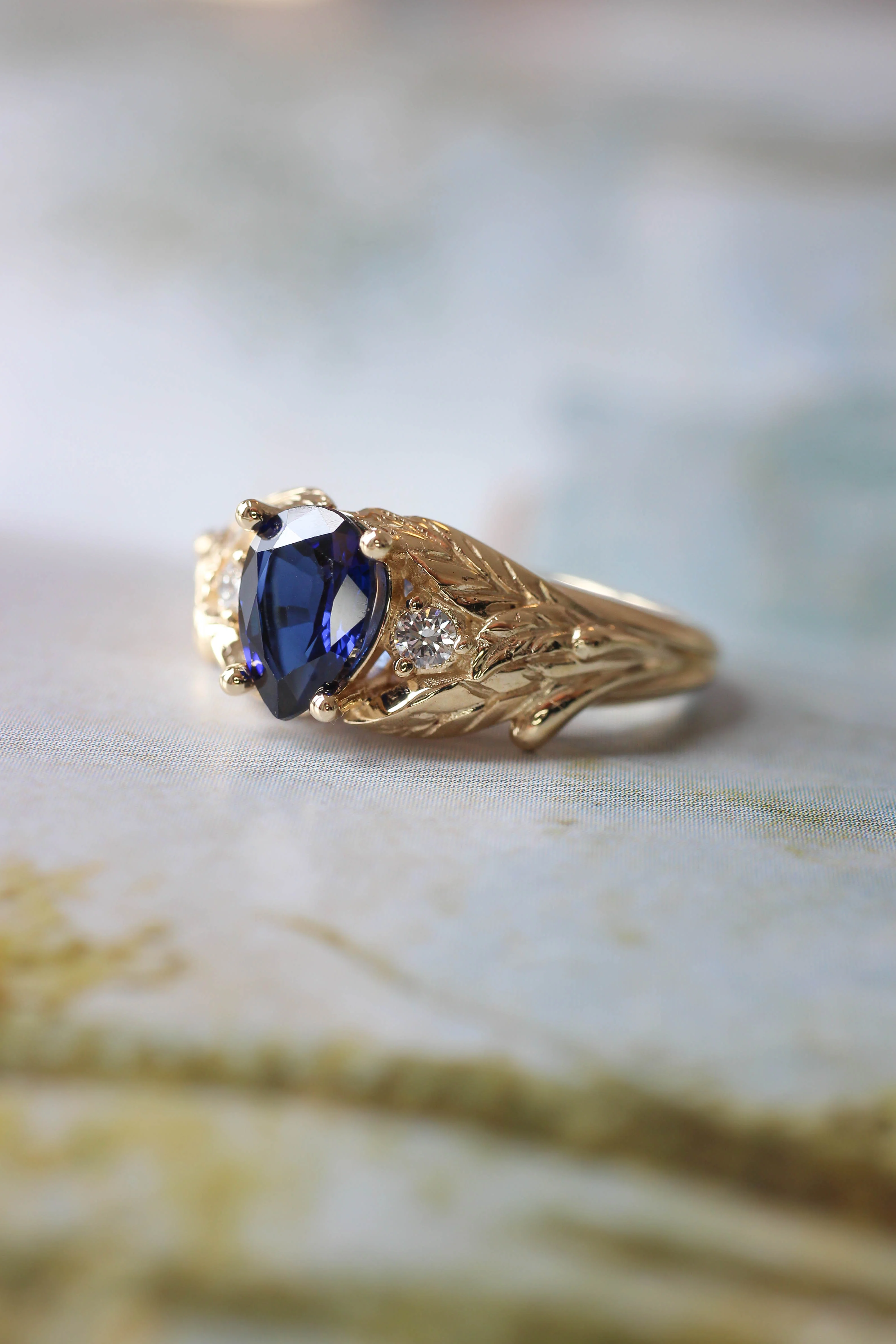 Lab sapphire and natural diamonds ring / Wisteria - Image 12