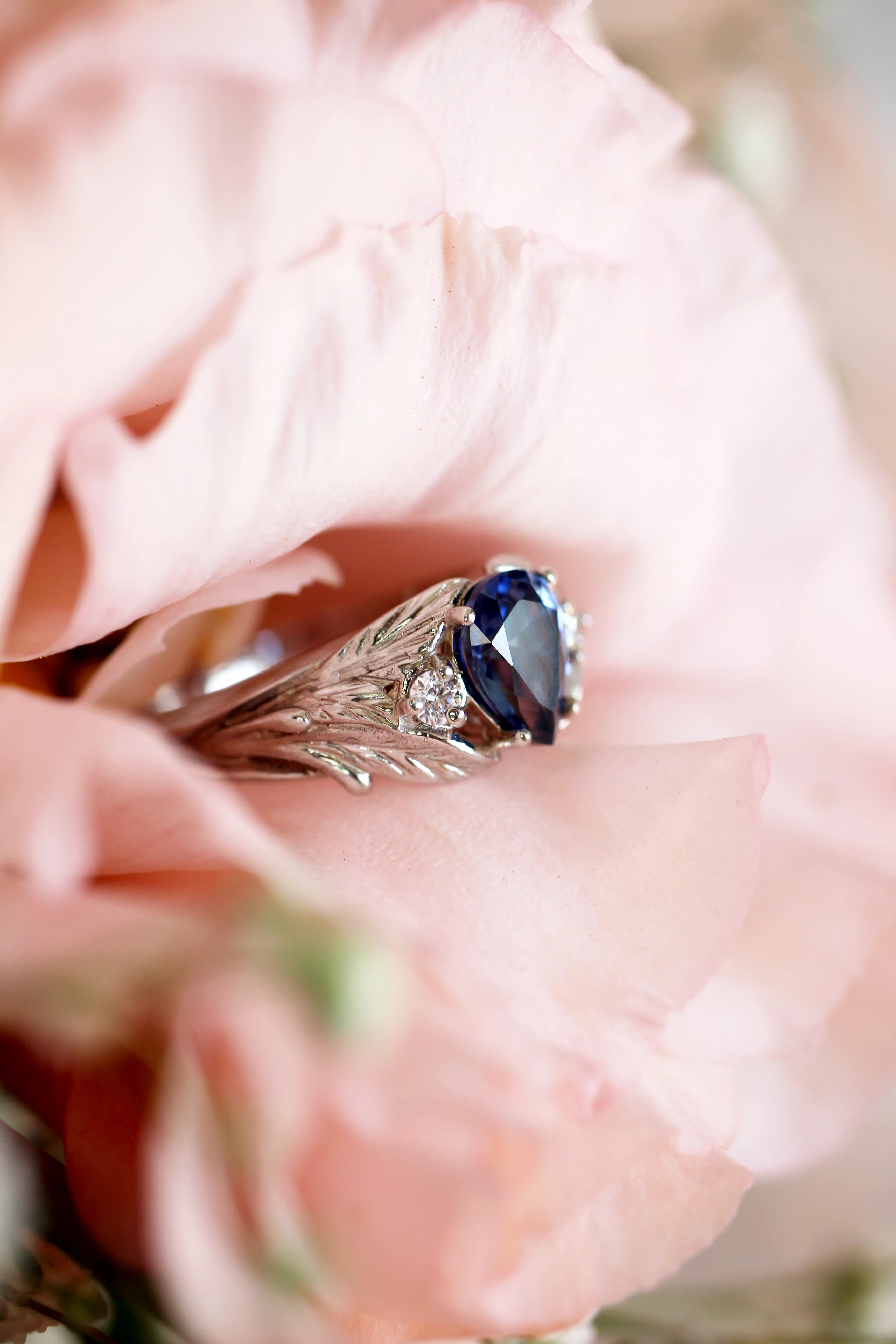 Lab sapphire and natural diamonds ring / Wisteria - Image 9