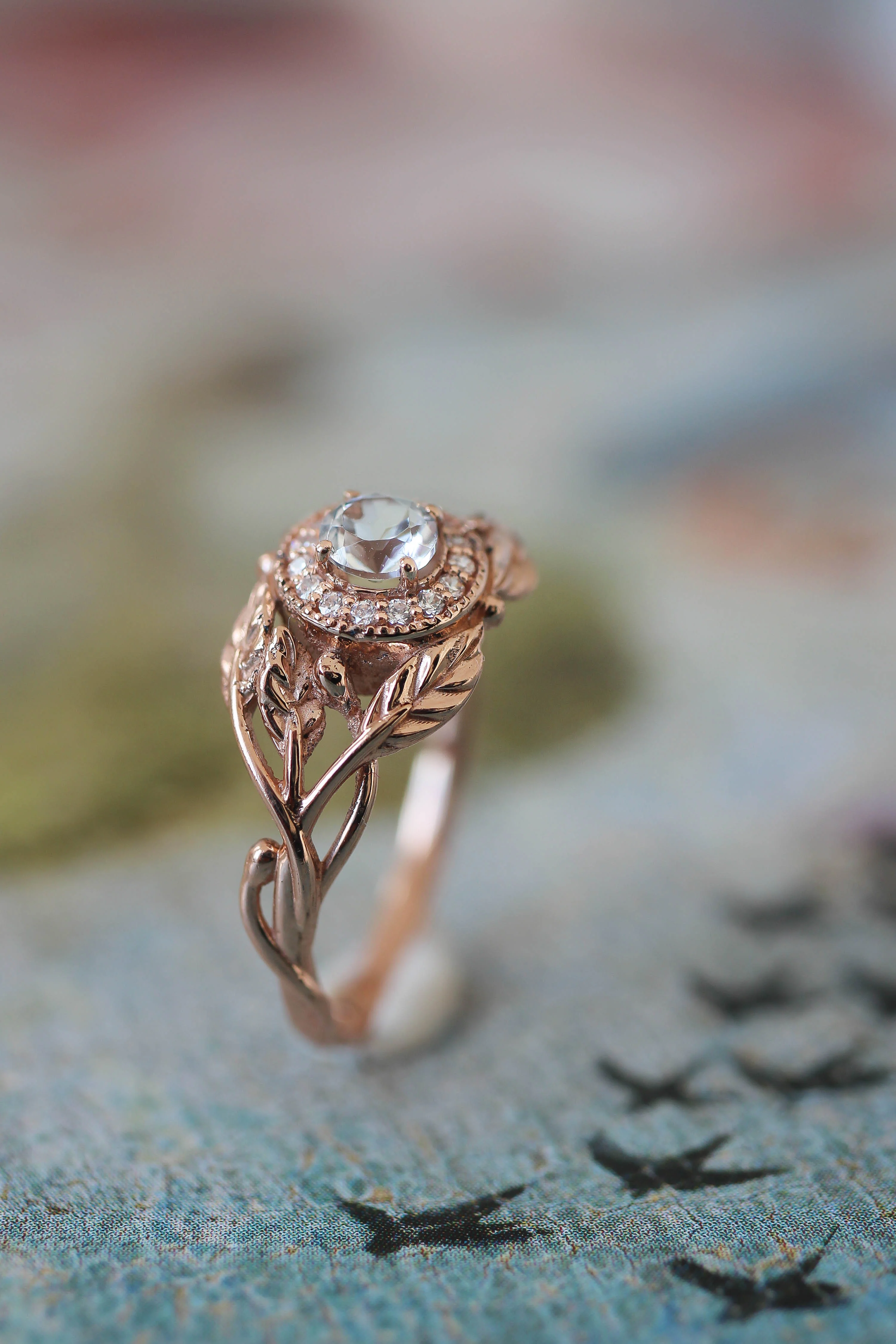 Leaf engagement ring with natural diamonds / Tilia halo - Image 12