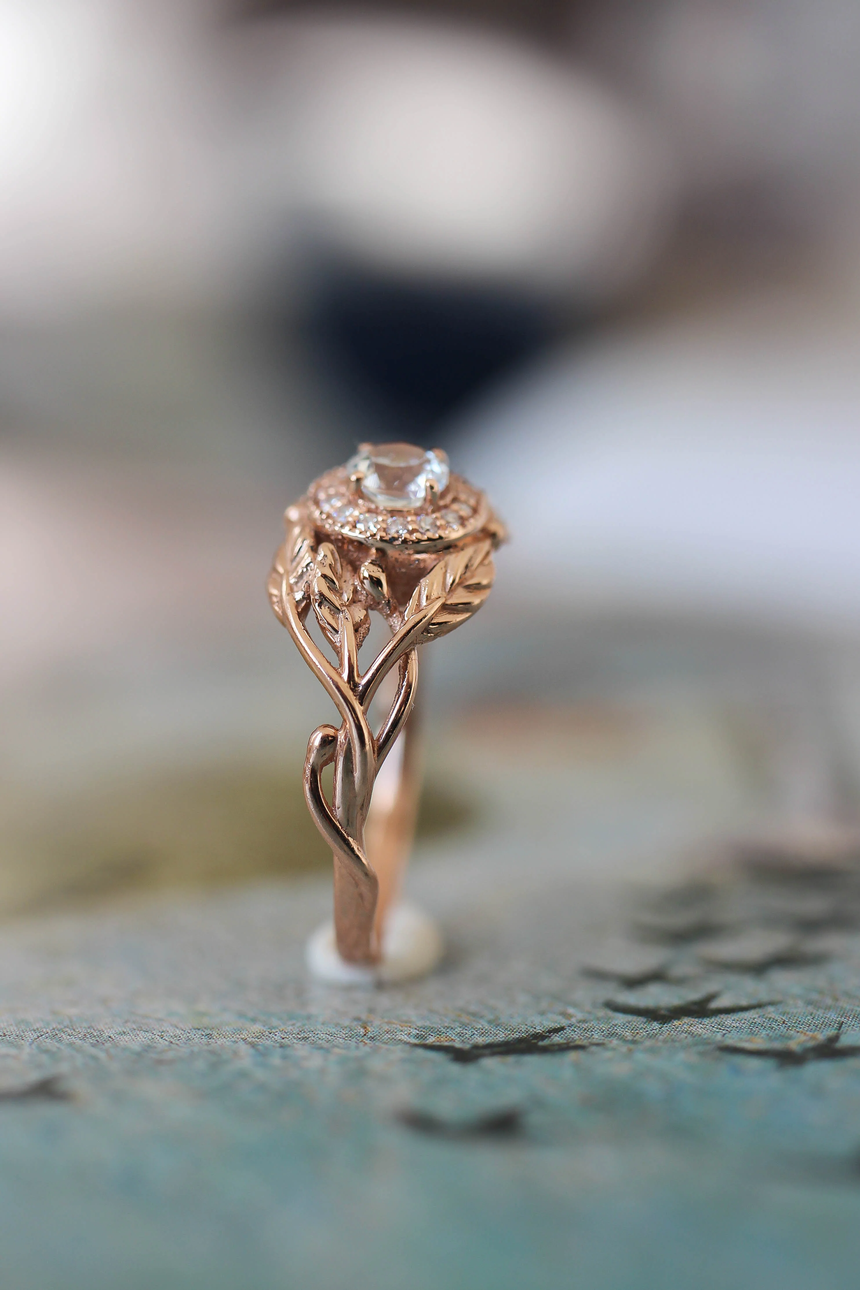 Leaf engagement ring with natural diamonds / Tilia halo - Image 15