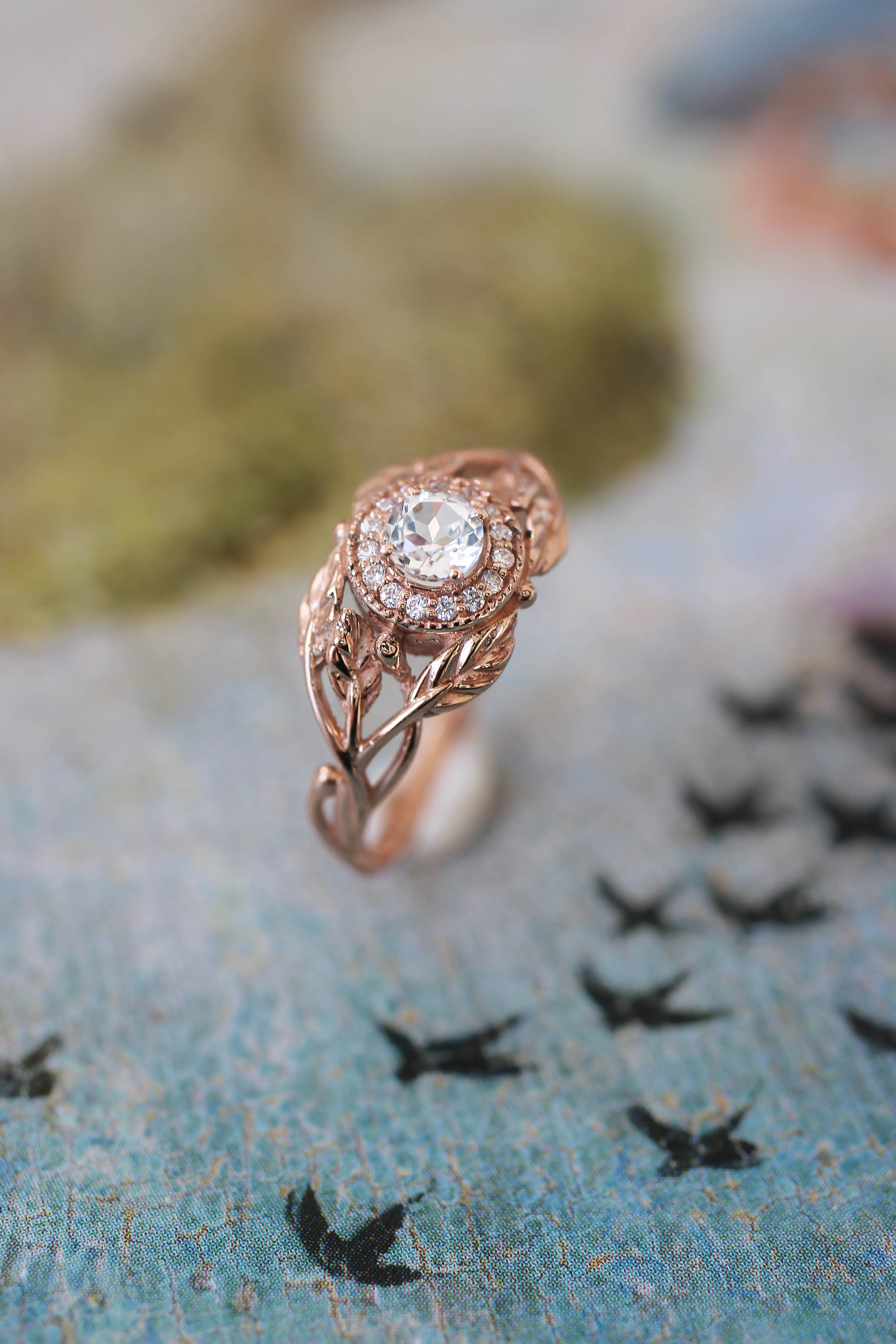Leaf engagement ring with natural diamonds / Tilia halo - Image 16