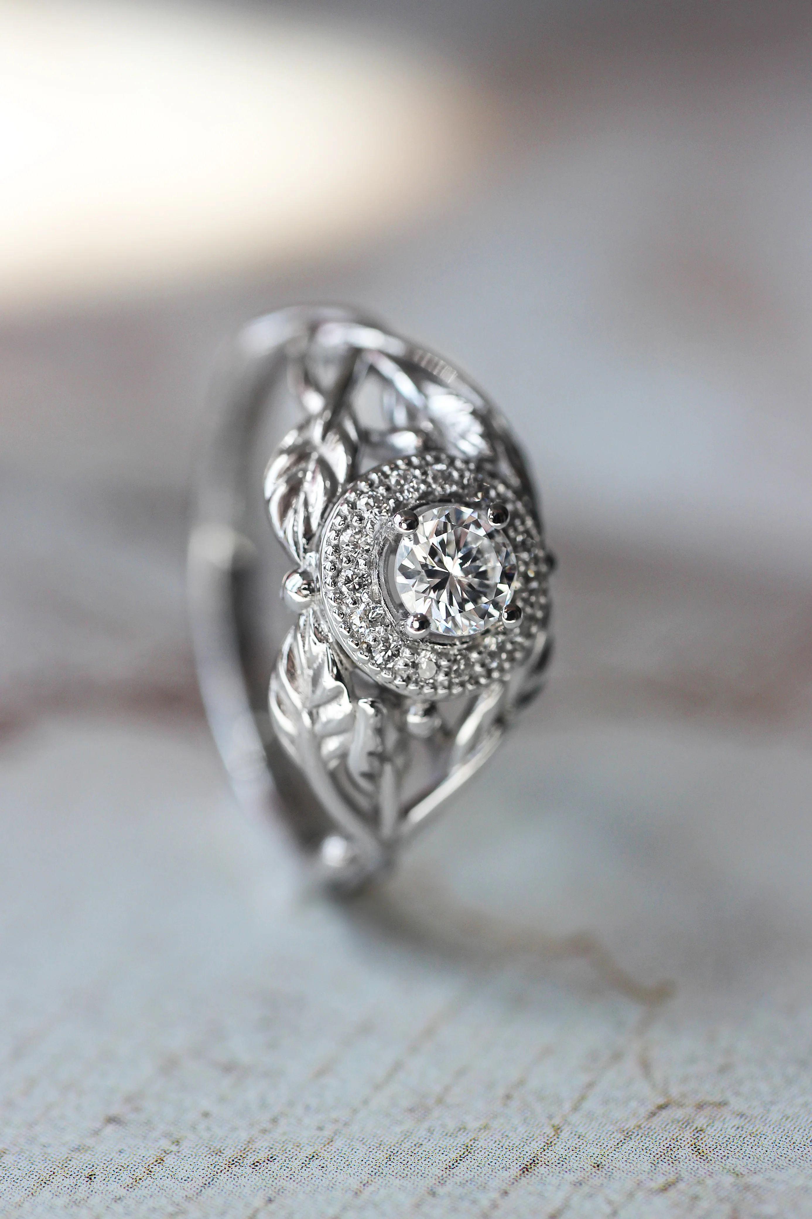 Leaf engagement ring with natural diamonds / Tilia halo - Image 5