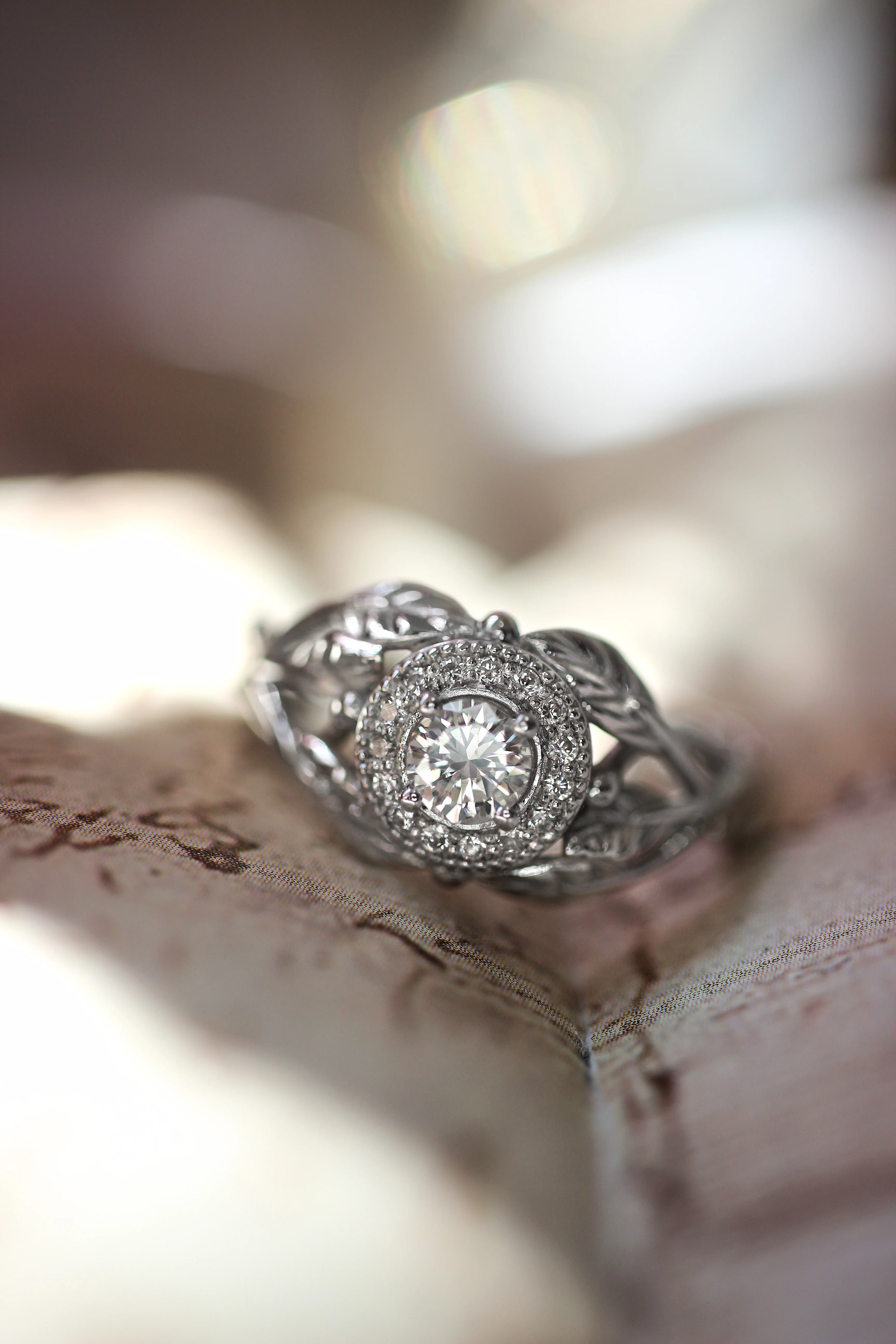 Leaf engagement ring with natural diamonds / Tilia halo - Image 8