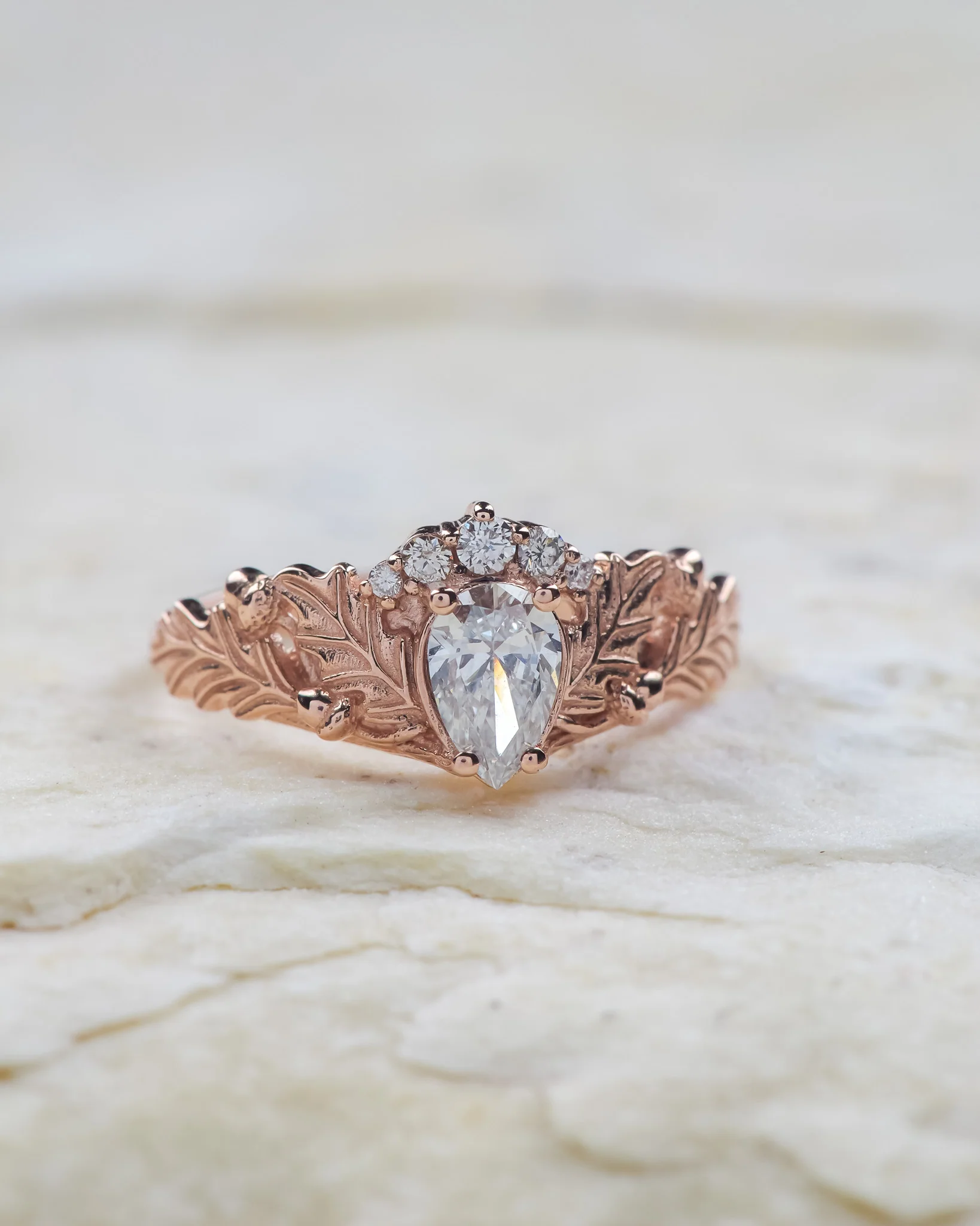 Oak tree leaves engagement ring with lab grown diamond crown / Royal Oak - Image 3
