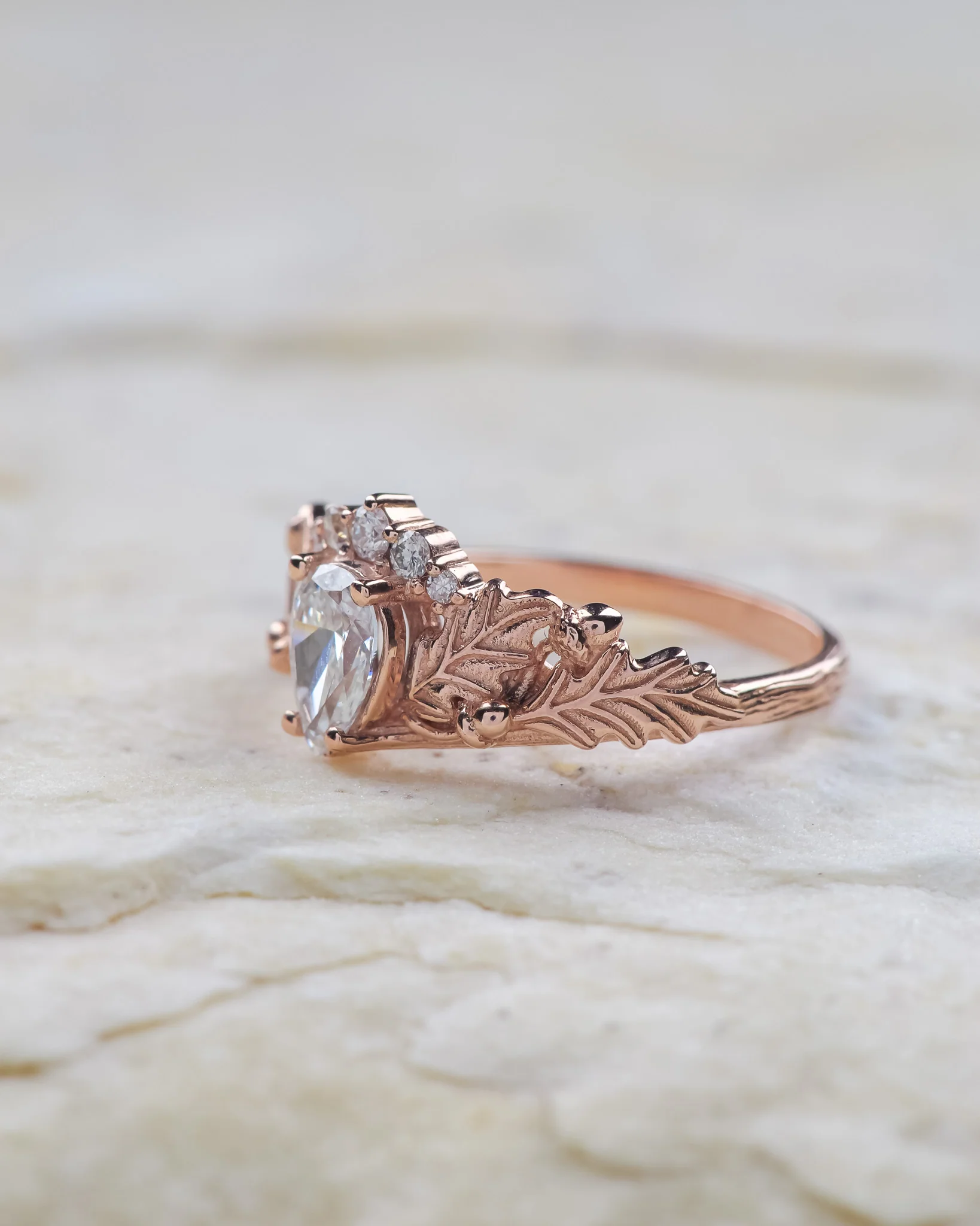 Oak tree leaves engagement ring with lab grown diamond crown / Royal Oak - Image 4