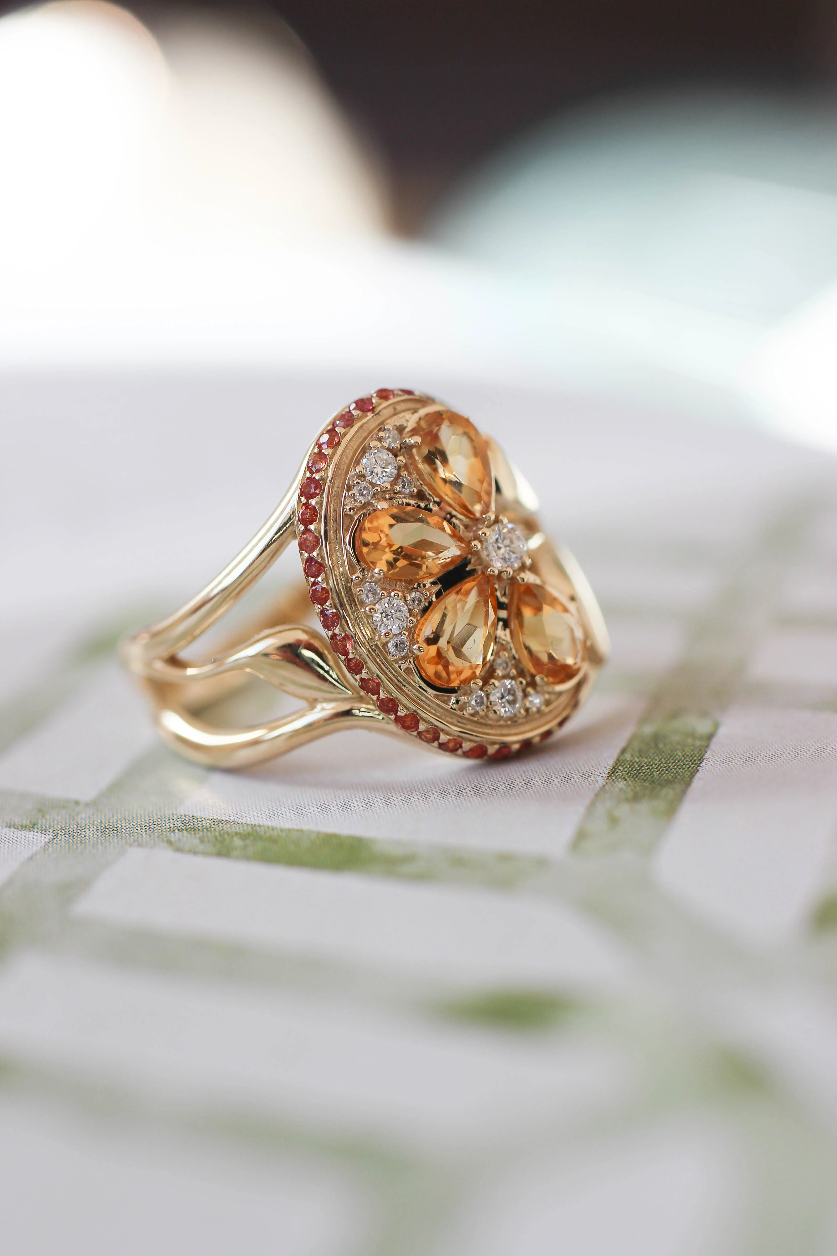 Orange slice ring with citrine, diamonds and sapphires - Image 7