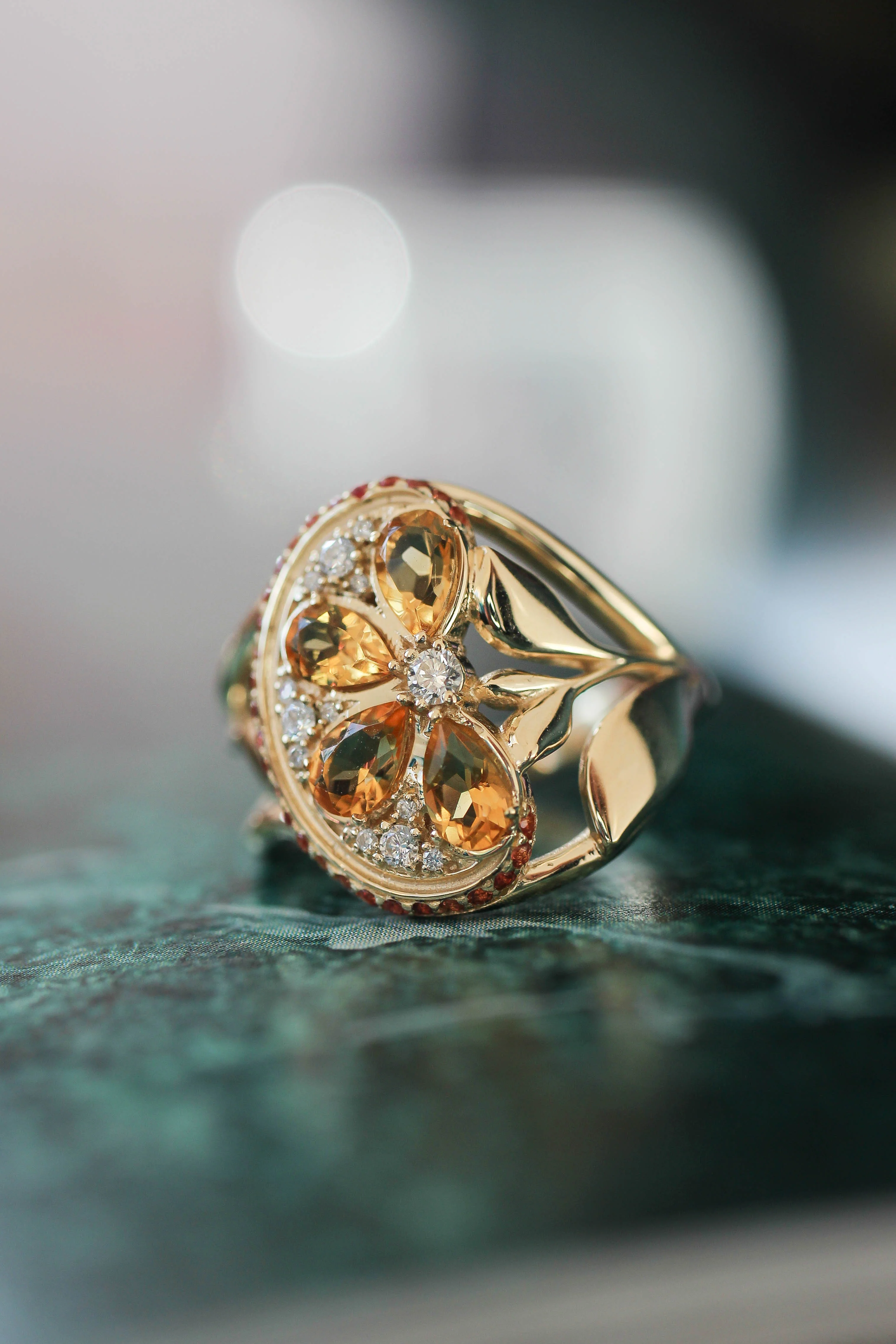Orange slice ring with citrine, diamonds and sapphires - Image 8