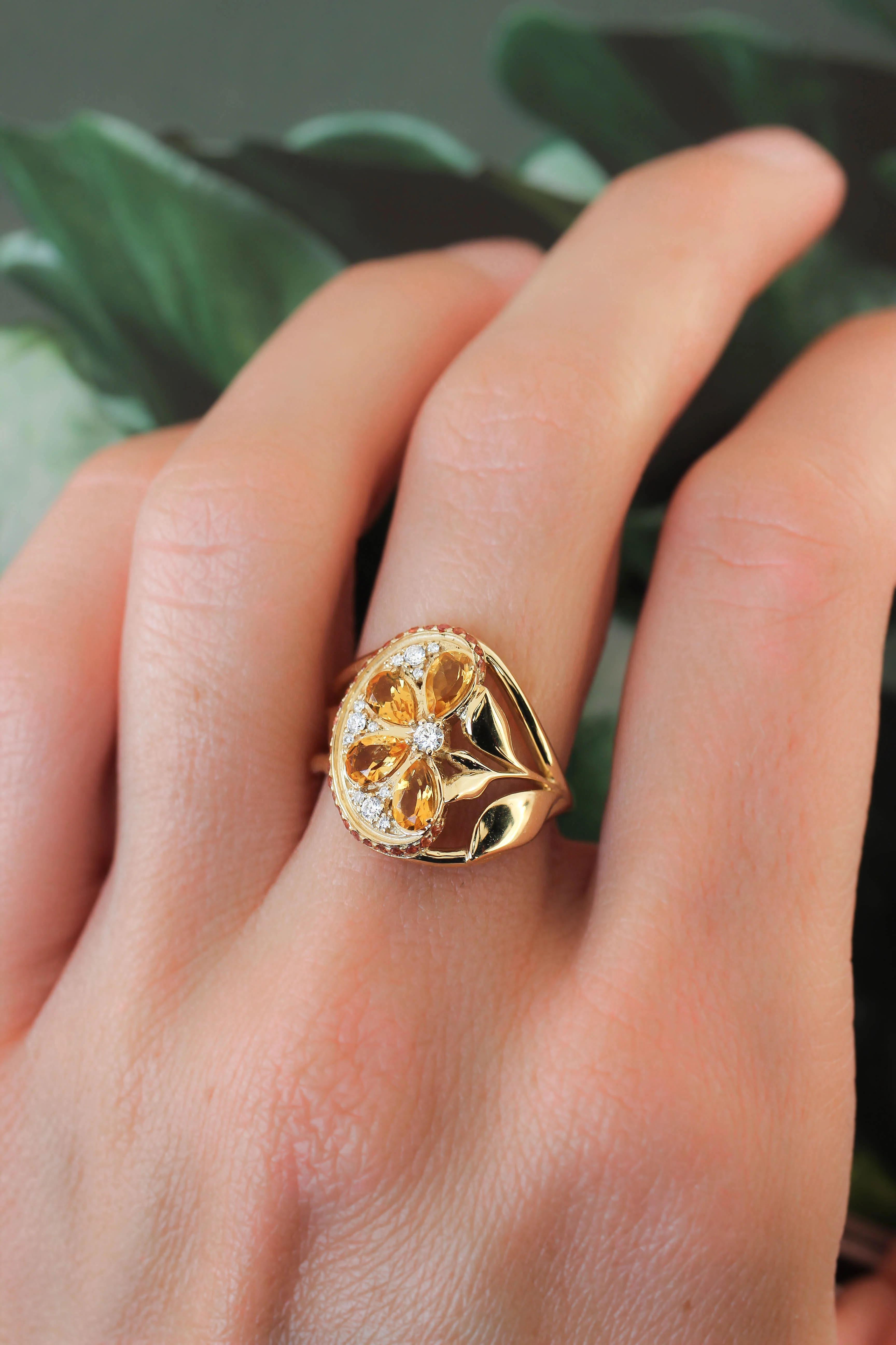 Orange slice ring with citrine, diamonds and sapphires - Image 9