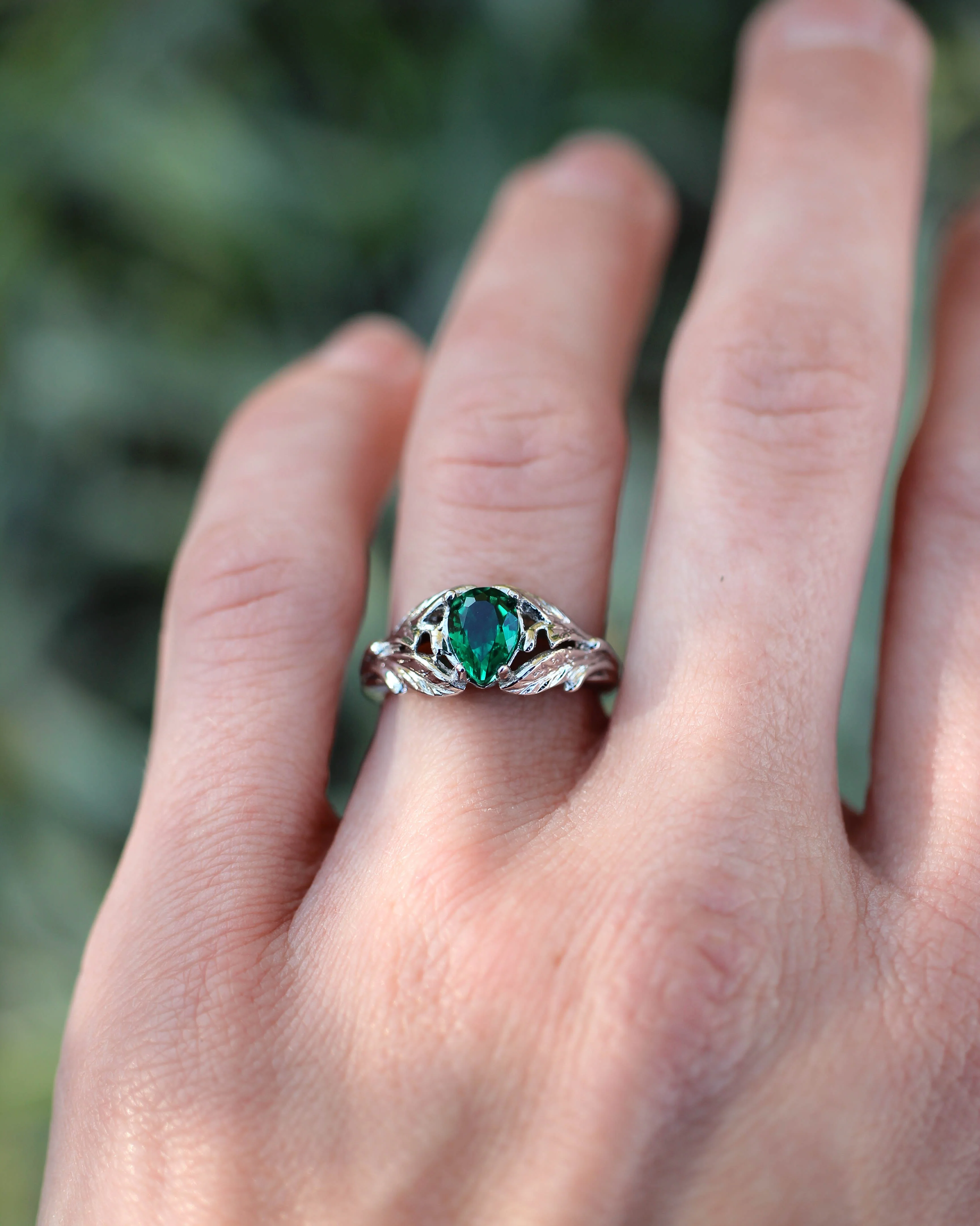 Pear cut emerald ring, leaves engagement ring / Wisteria - Image 4