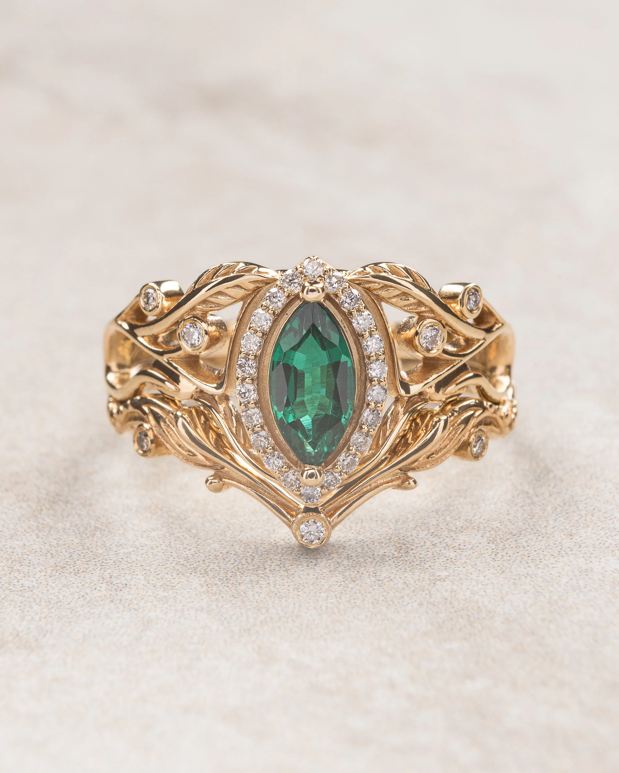 Marquise engagement ring with lab emerald and diamond halo / Callisto - Image 5
