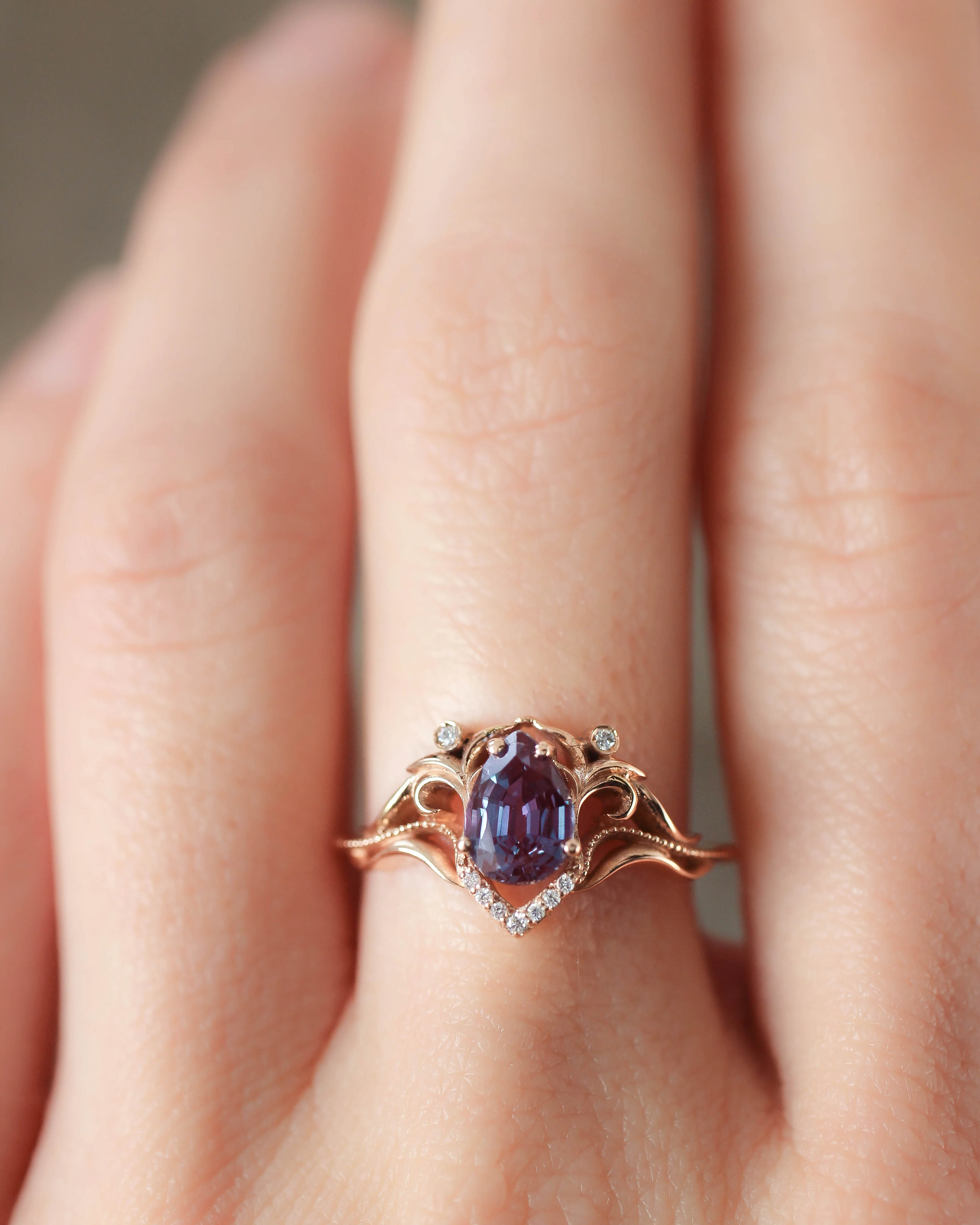 Pear cut alexandrite and diamonds engagement ring / Lida small - Image 5