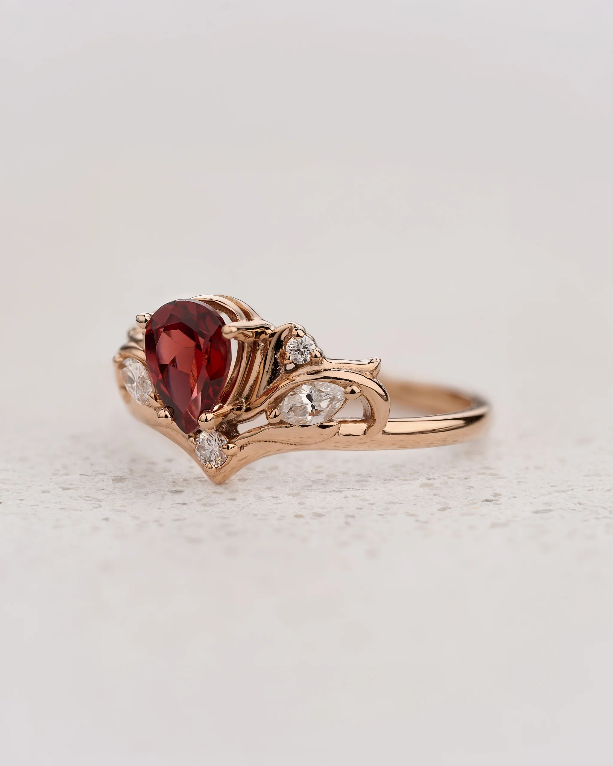 Pear shaped garnet engagement ring, alternative bridal ring set / Swanlake - Image 10