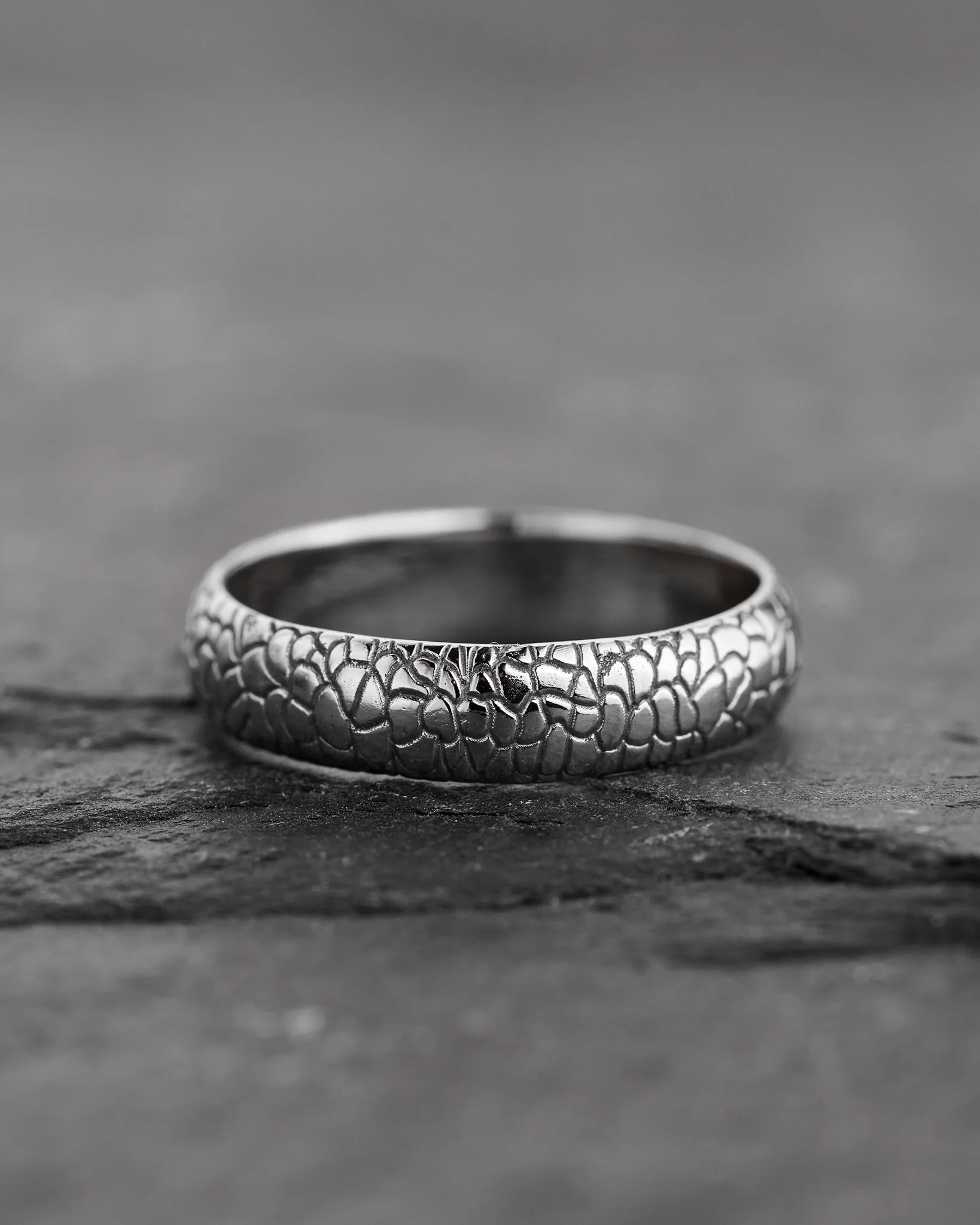 Reptile skin ring, 5 mm wedding band - Image 3