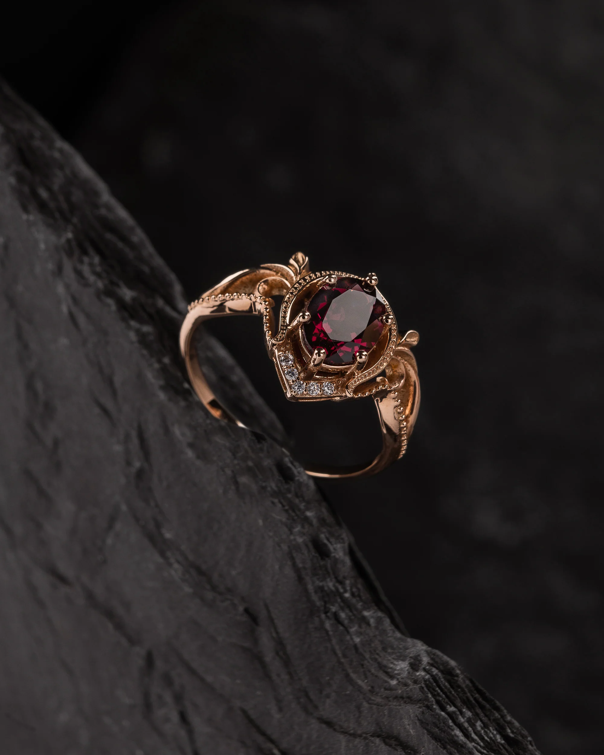 Rhodolite garnet and diamonds engagement ring / Lida oval - Image 3