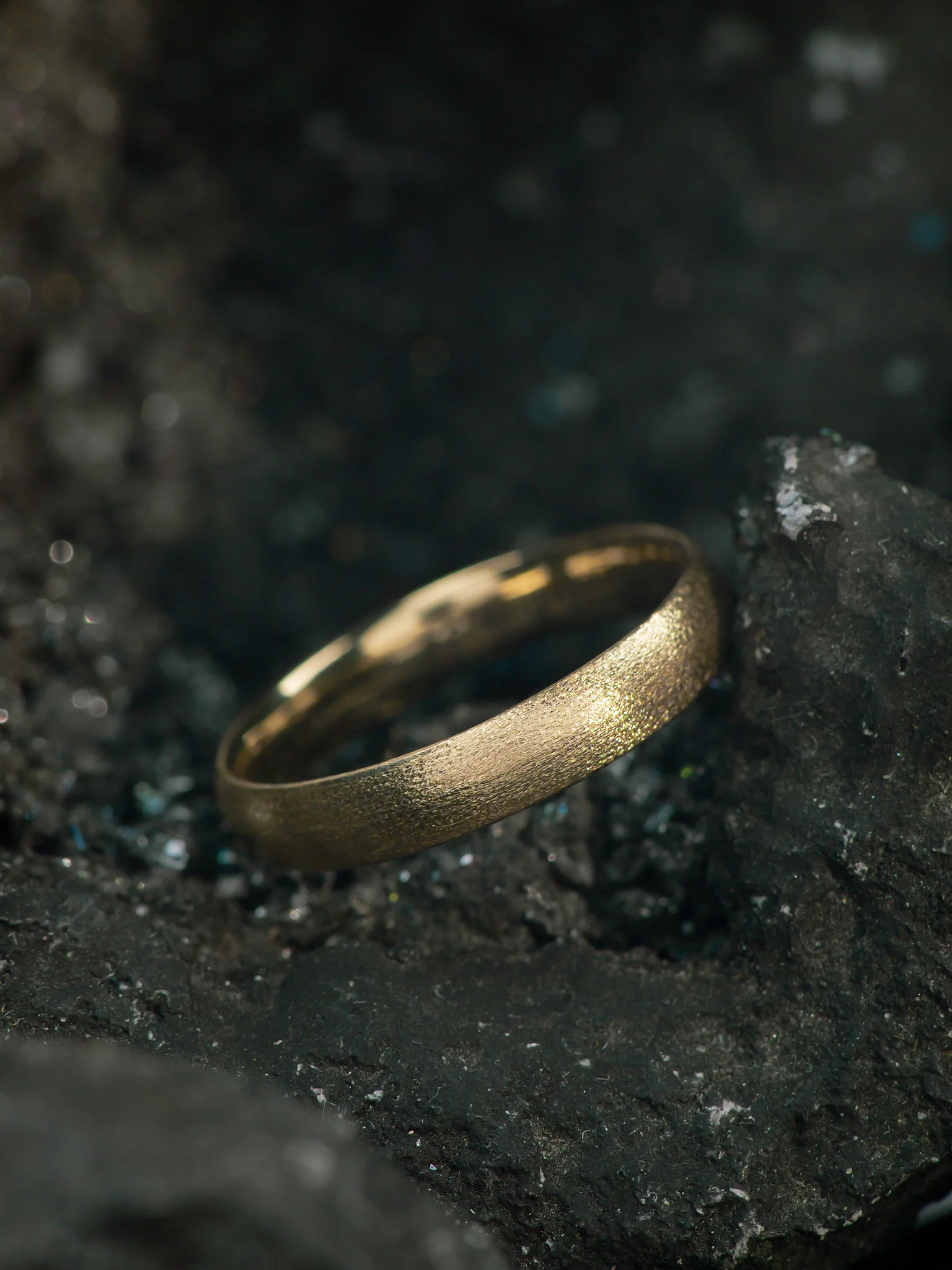 Satin finish gold ring, simple wedding band, 4mm width - Image 4