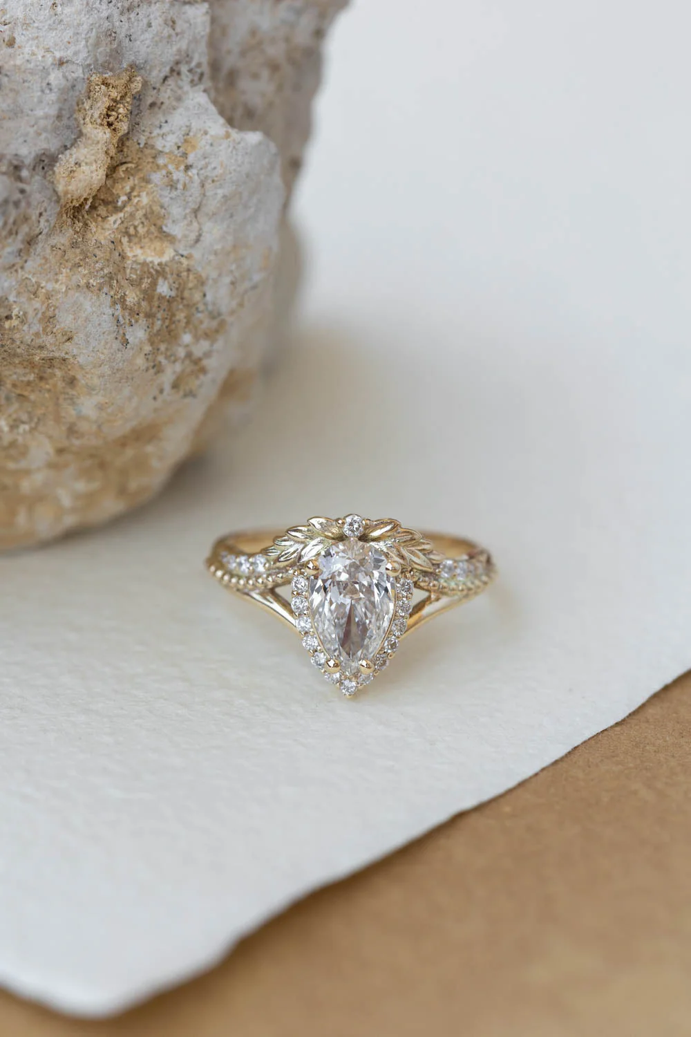 Sparkling lab grown diamond engagement ring, antique style gold ring with diamonds / Lyonella - Image 3
