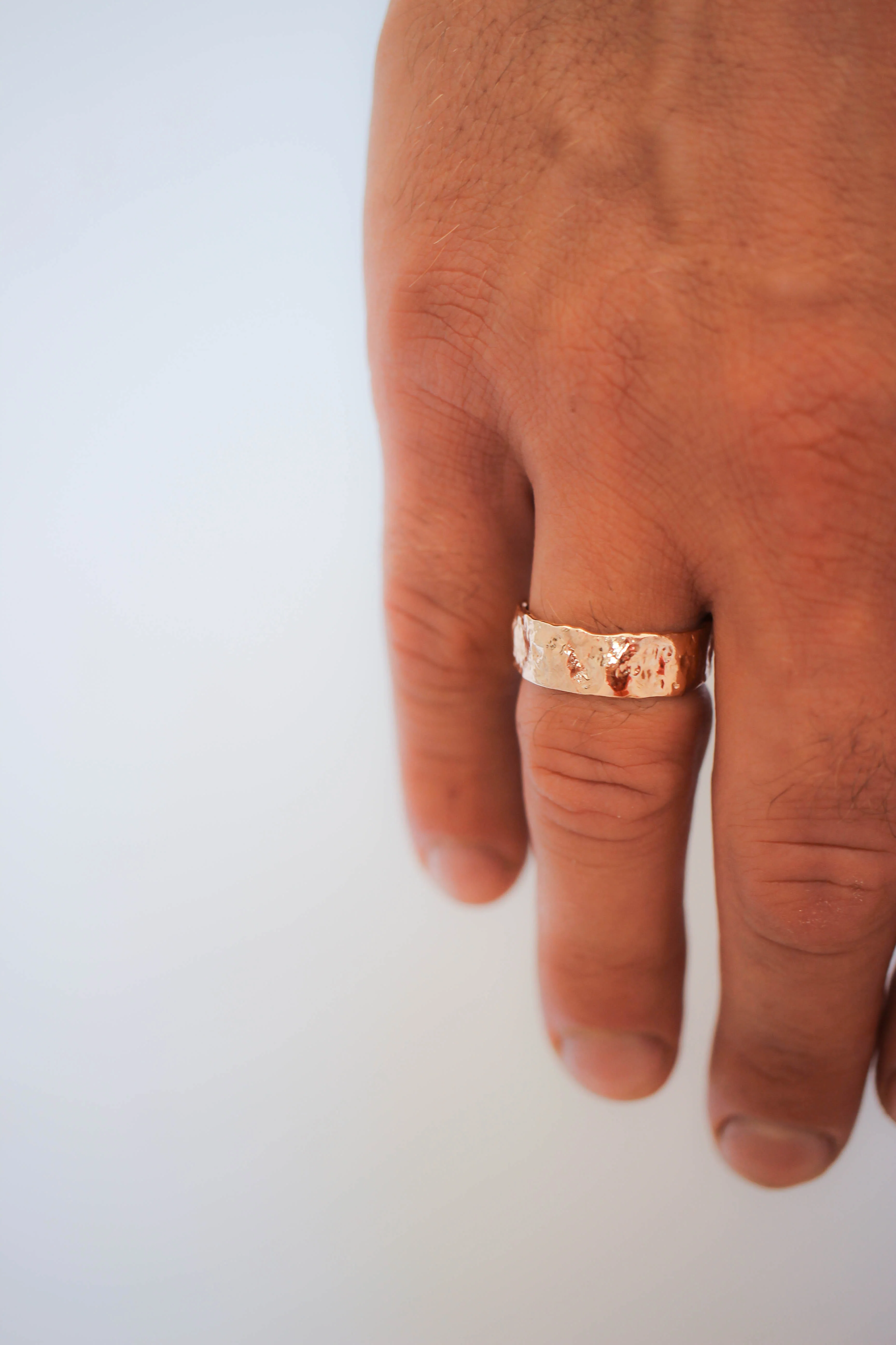 Textured ring with two leaves, man's wedding band - Image 11