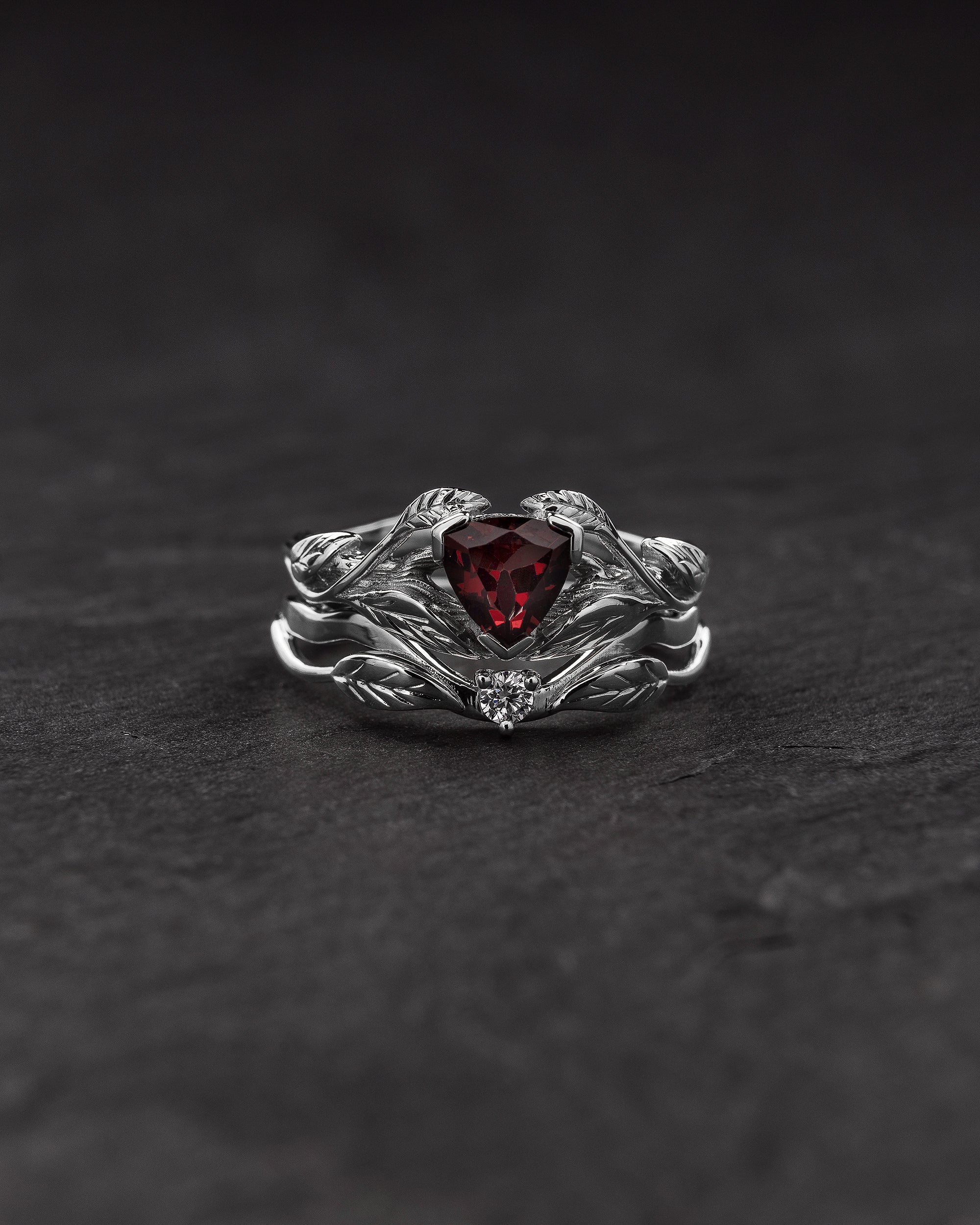 Trillion cut red garnet branch ring / Clematis - Image 5