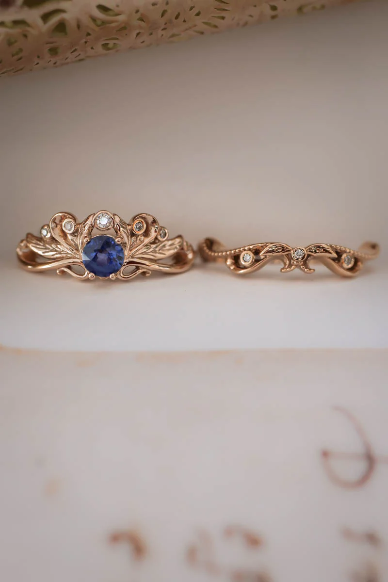Vintage style bridal ring set with blue sapphire / Damariss - Image 10