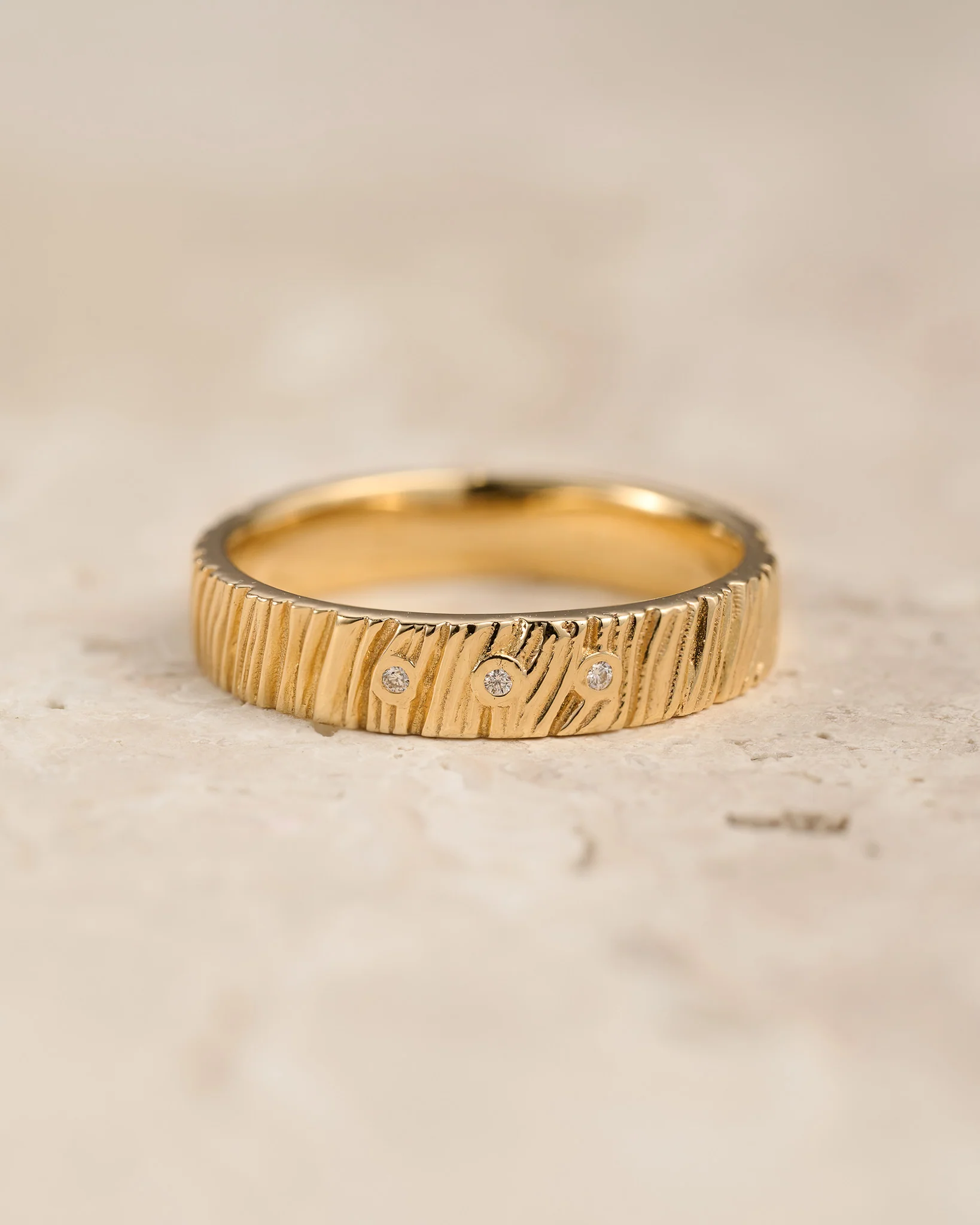 READY TO SHIP Wood wedding band in 14K yellow gold, natural diamonds, RING SIZE 7 US - Image 3