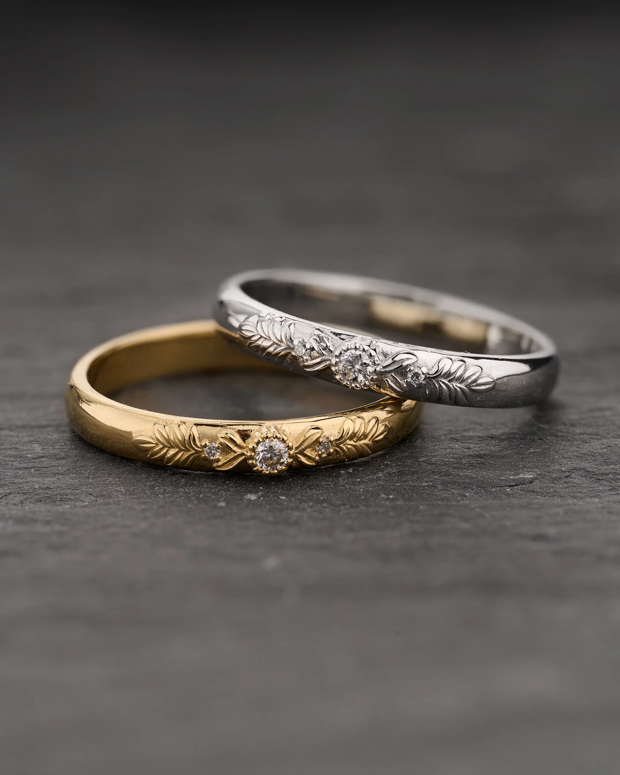 White gold wedding band with three diamonds, wreath ring - Image 4